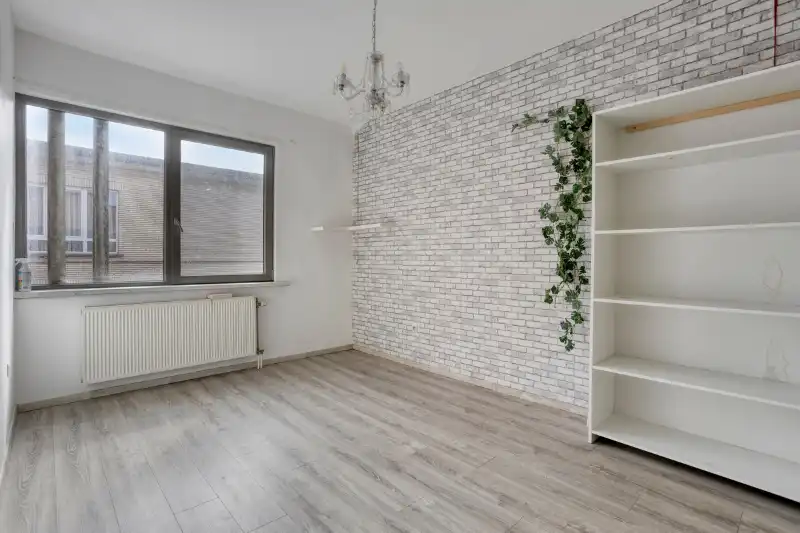 Op te knappen woning met veel potentieel in rustige woonomgeving foto 6