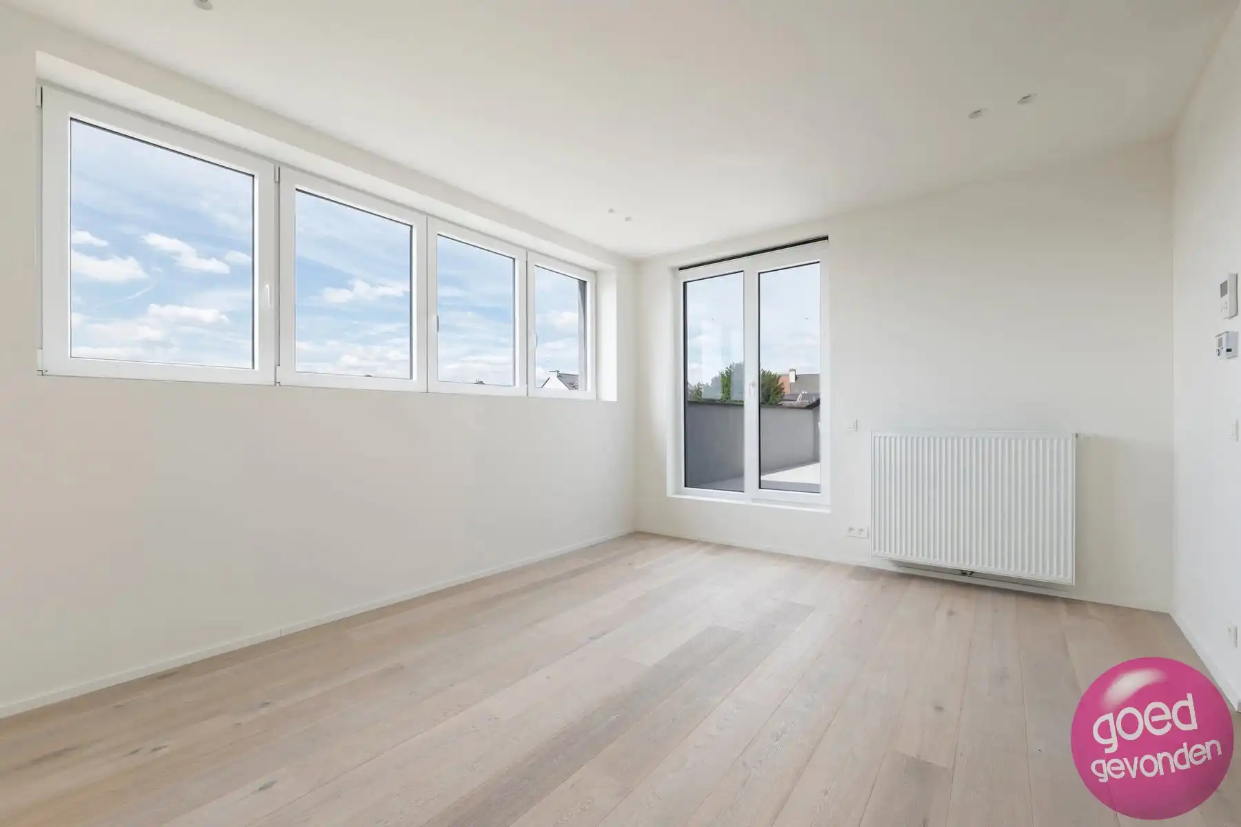 NIEUW APP - 1of2 SLK - TERRAS - KELDER - CENTRUM - GEEN BTW foto 10