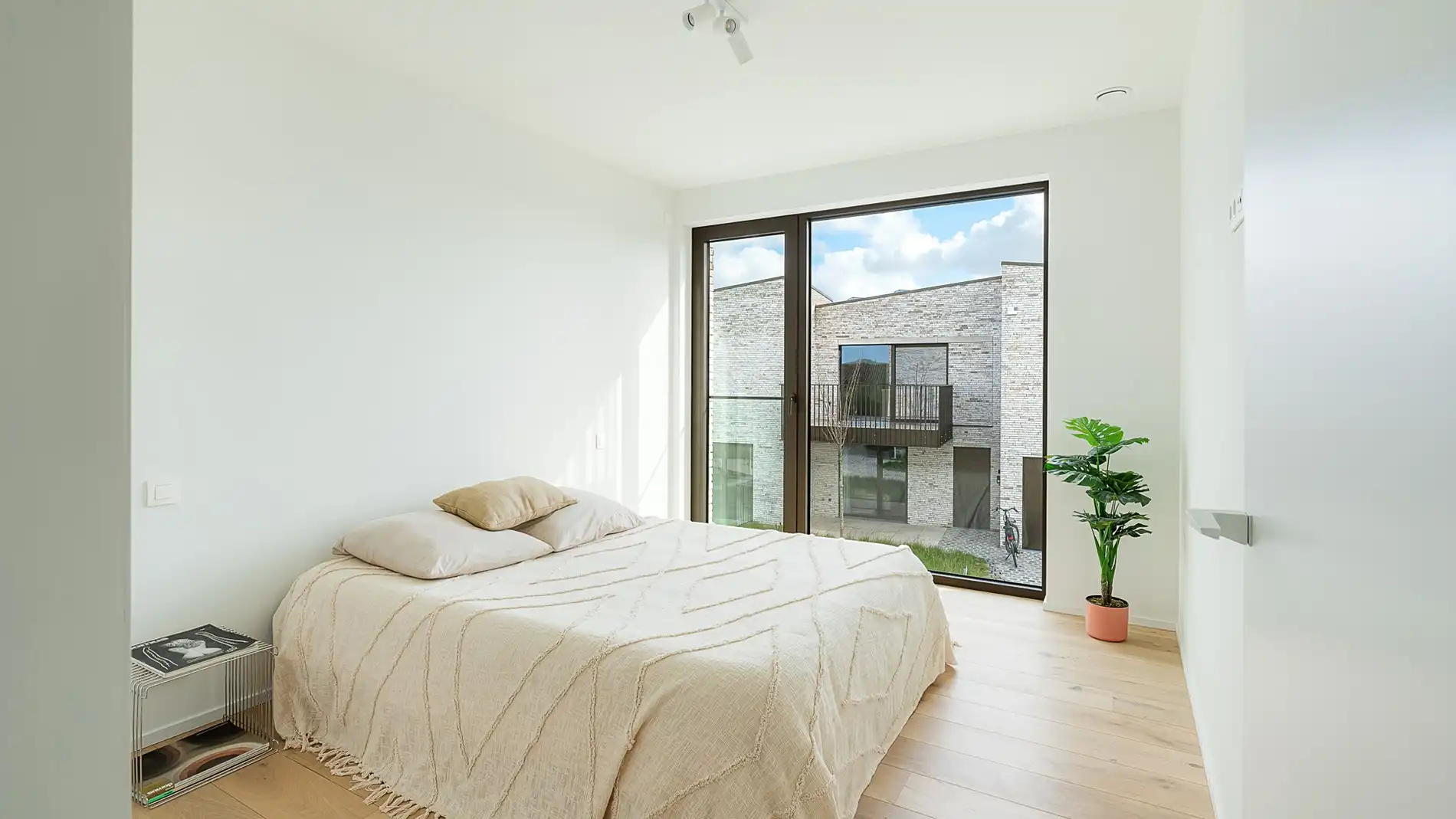 Exclusief verblijf met lift, terrassen en uitzonderlijke volumes in een groene-autovrije verkaveling te Knokke. foto 22