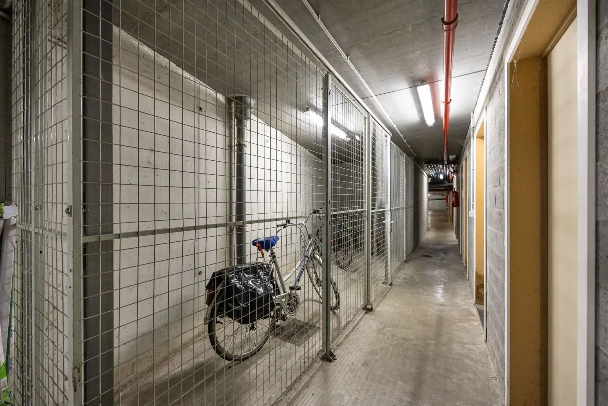 Instapklaar app. met  2 slaapkamers, 2 badkamers en terras foto 30