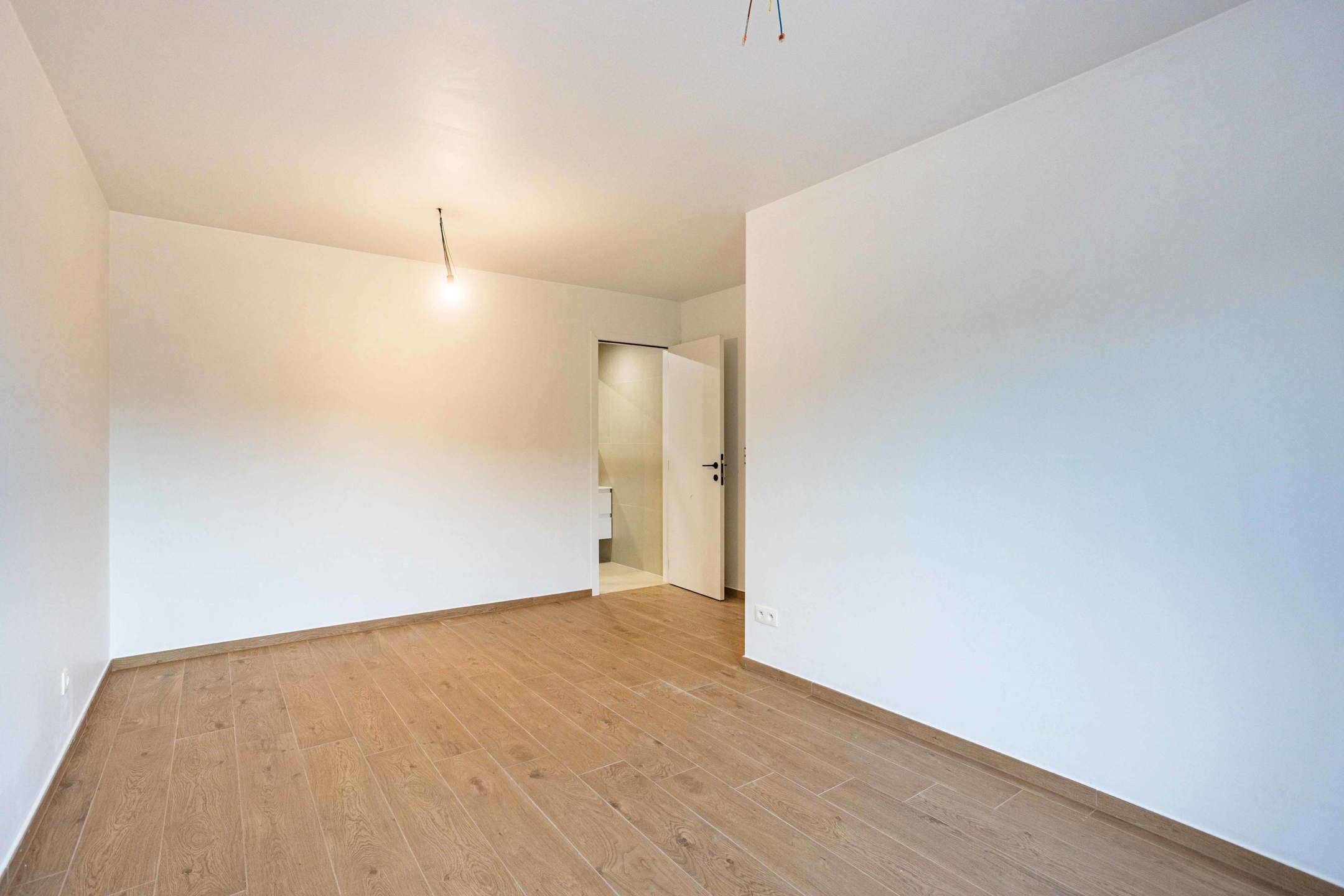 Prachtige nieuwbouwwoning omringd door groen en natuur. foto 18