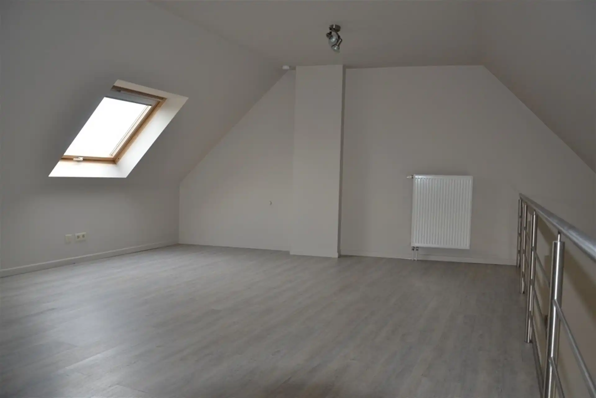 Instapklaar ruim en energiezuinig appartement met zuidgericht terras en garage foto 12