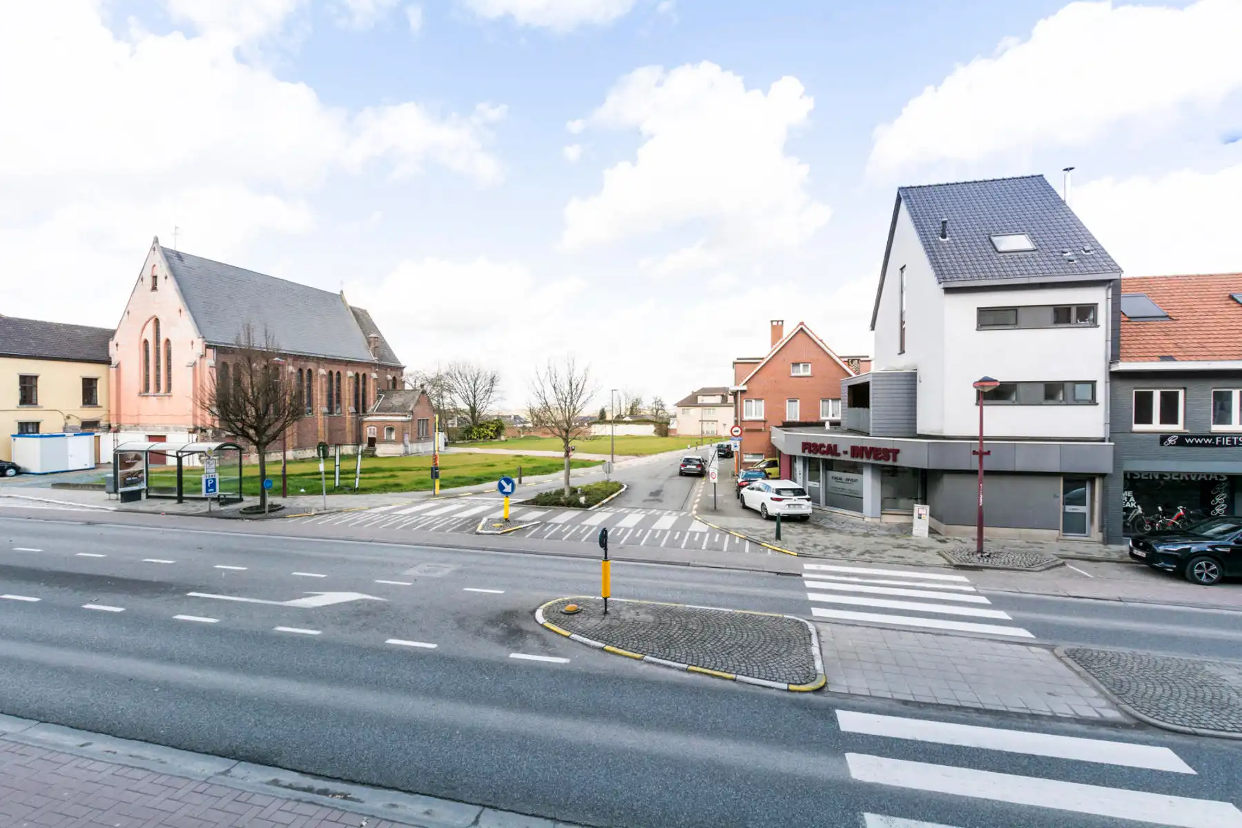 Een verzorgd appartement met ruime kelder, balkon en garage foto 12