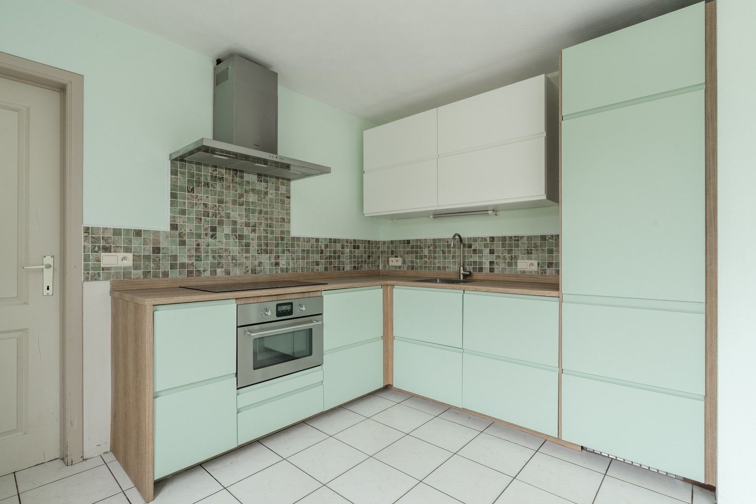 Vrijstaande woning met 5 slk op ruim perceel van 30 are in Pelt foto 8