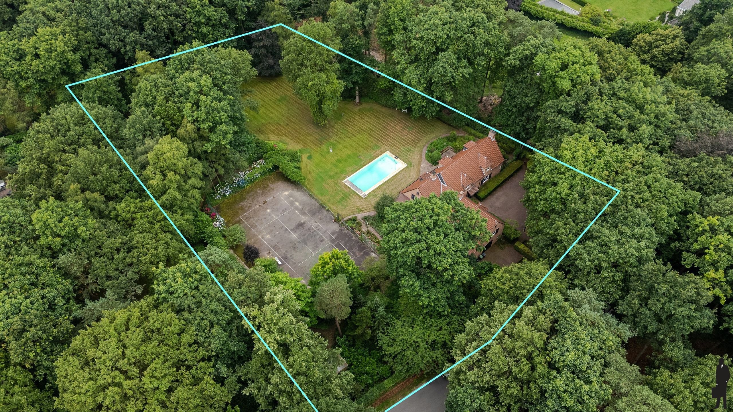 Op absolute toplocatie gelegen villa! foto 33