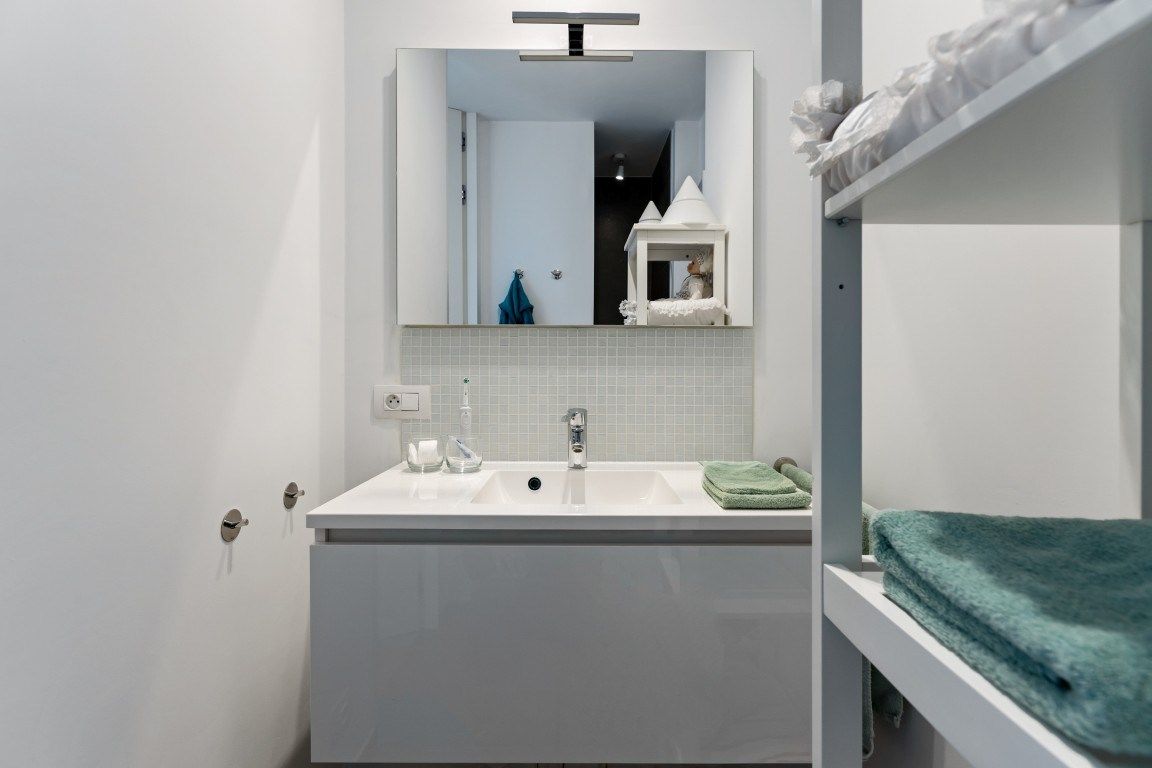 Mooi gelegen appartement langsheen het water met terrassen en parkeerplaats te Gent foto 14