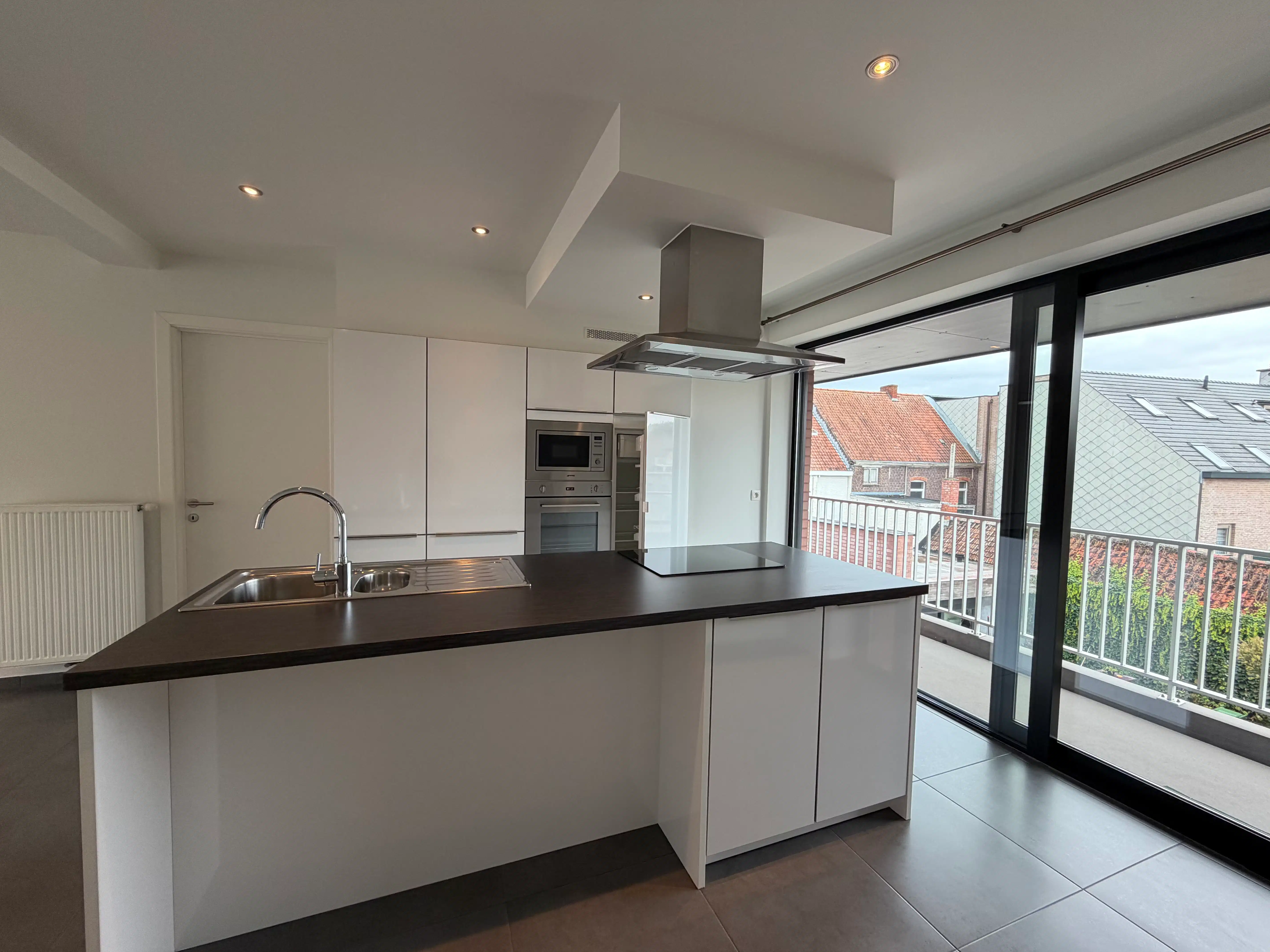 Instapklaar appartement met 2 slaapkamers en terras foto 7