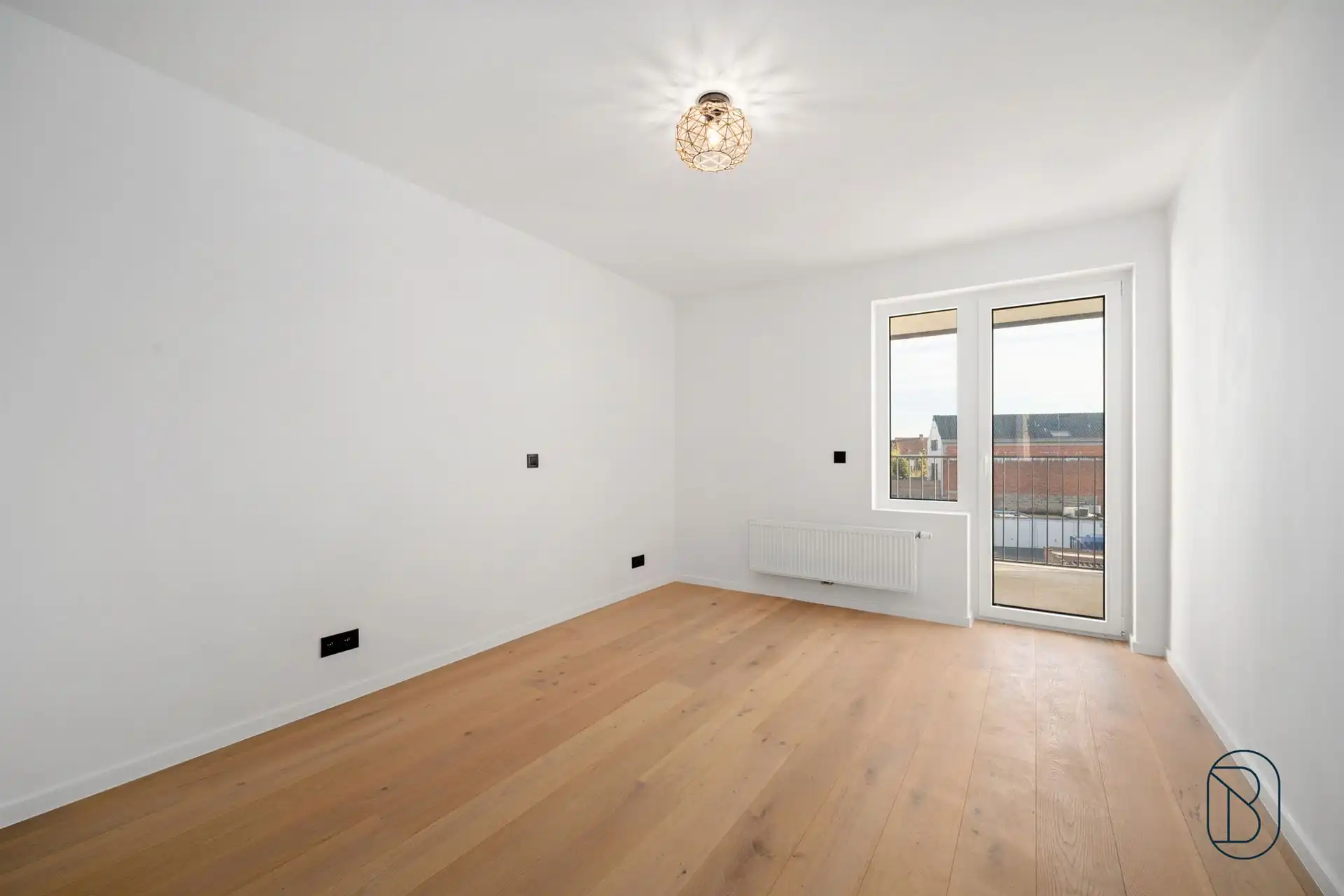 Gerenoveerd appartement met terras en garage in Wevelgem foto 6