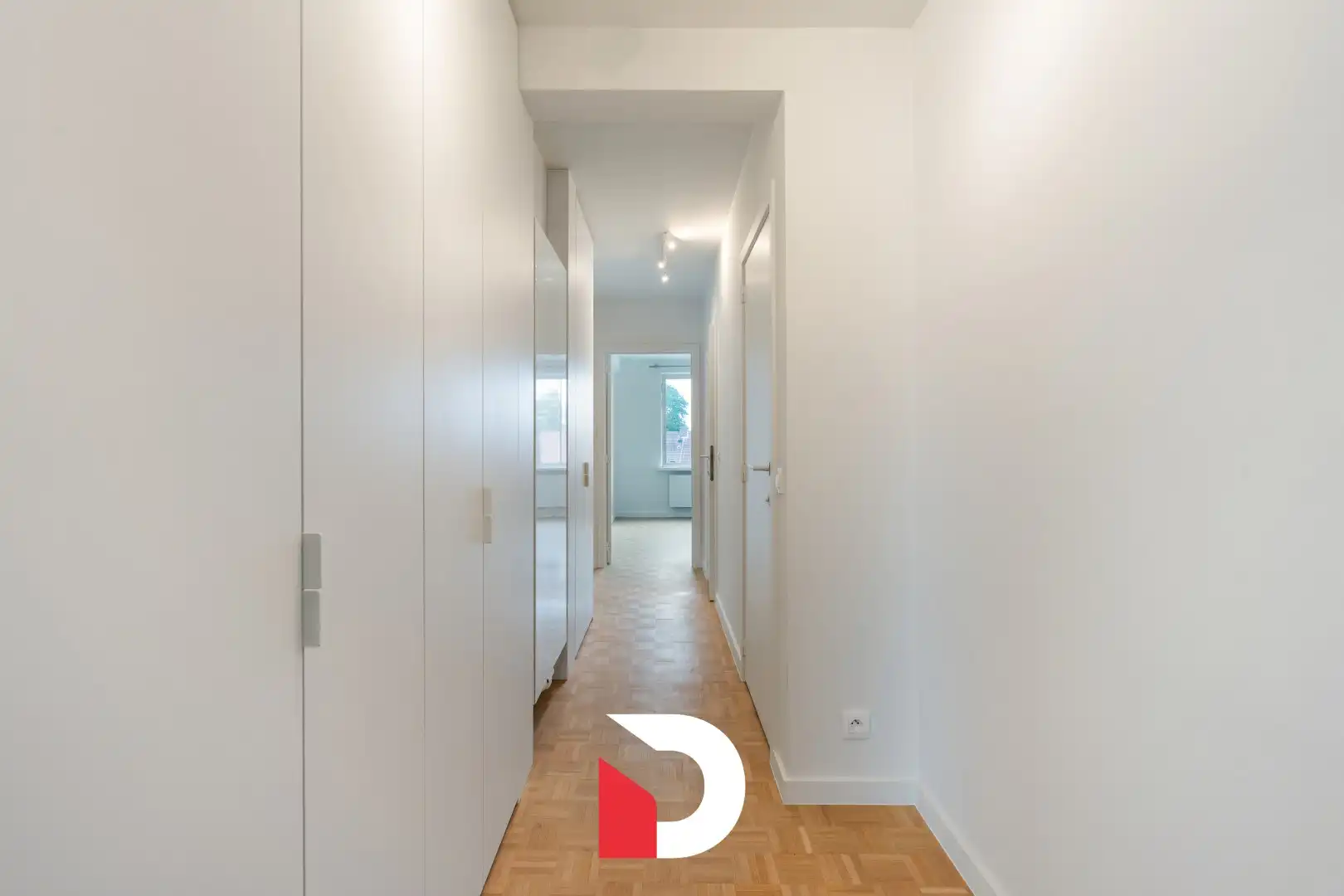 Schitterend gerenoveerd appartement op gunstige locatie in Sint-Andries foto 8
