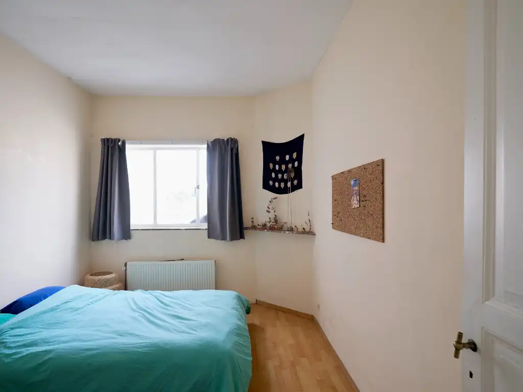 Opbrengsteigendom met magazijn en twee appartementen nabij Gent foto 14