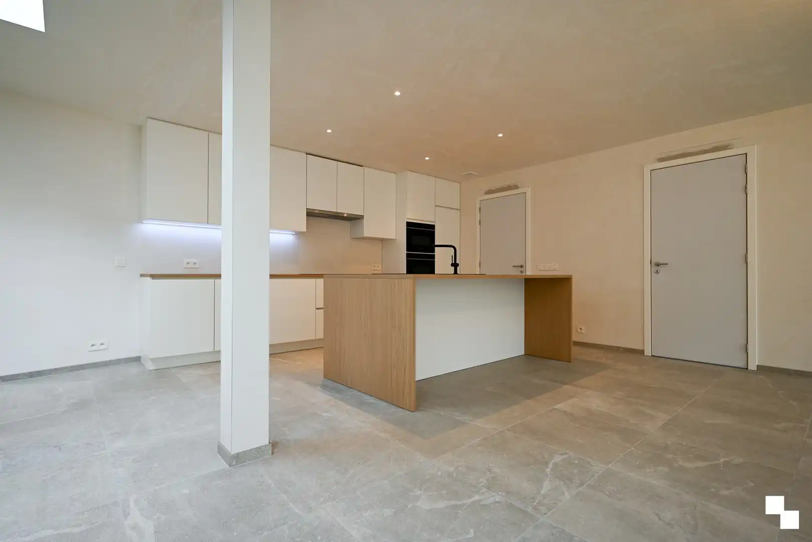 Uitzonderlijk ruime nieuwbouwwoning te Izegem foto 10
