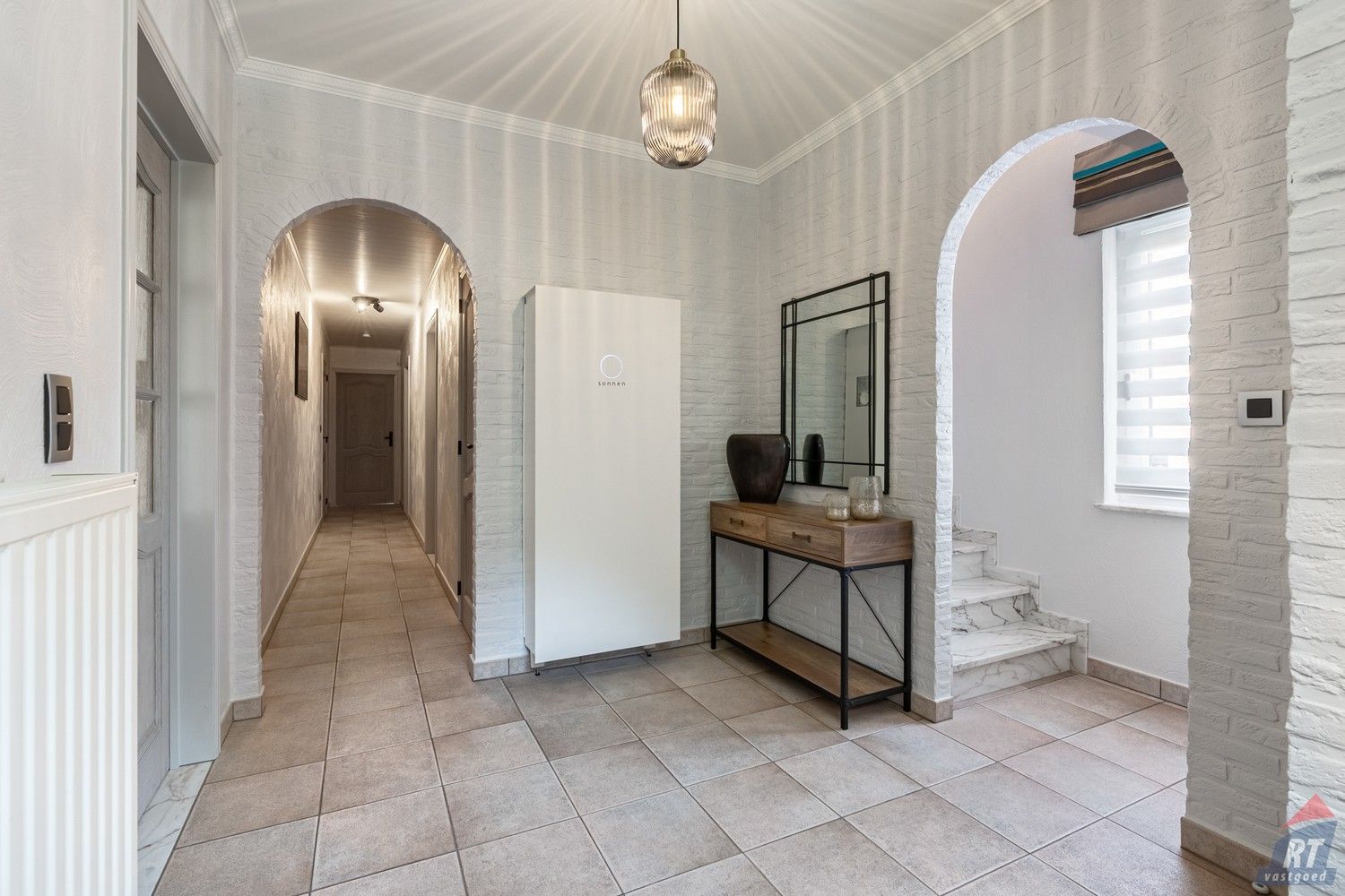 Ruime instapklare woning met grote tuin, zonnepanelen en prachtig uitzicht in Sint-Truiden foto 8