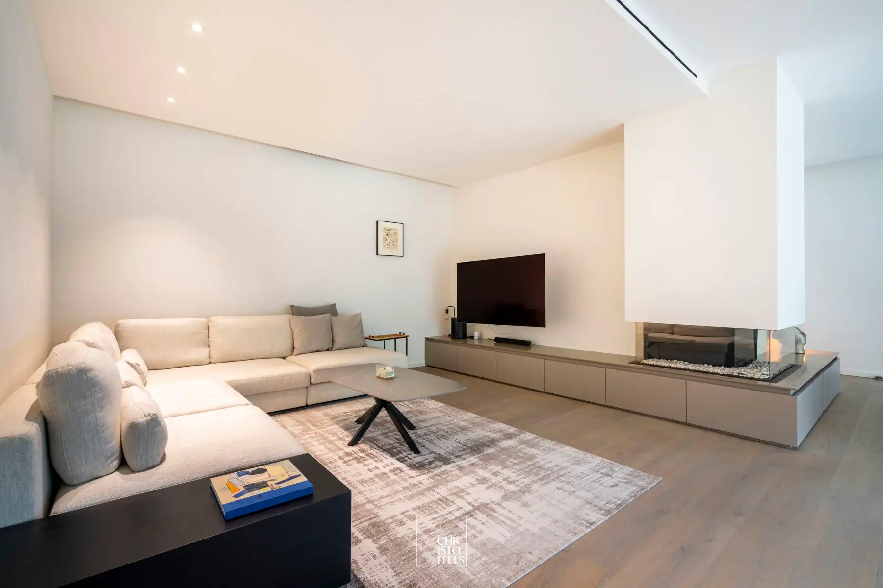 Multifunctioneel bedrijfsgebouw op 4.091 m² met bedrijfshal van ca. 1.846 m², kantoren van ca. 187 m² en conciërgewoning van ca. 244 m² foto 5