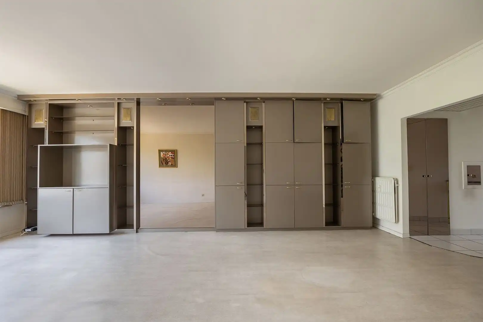 Ruim appartement met 2 slaapkamers, dressing en terras foto 6