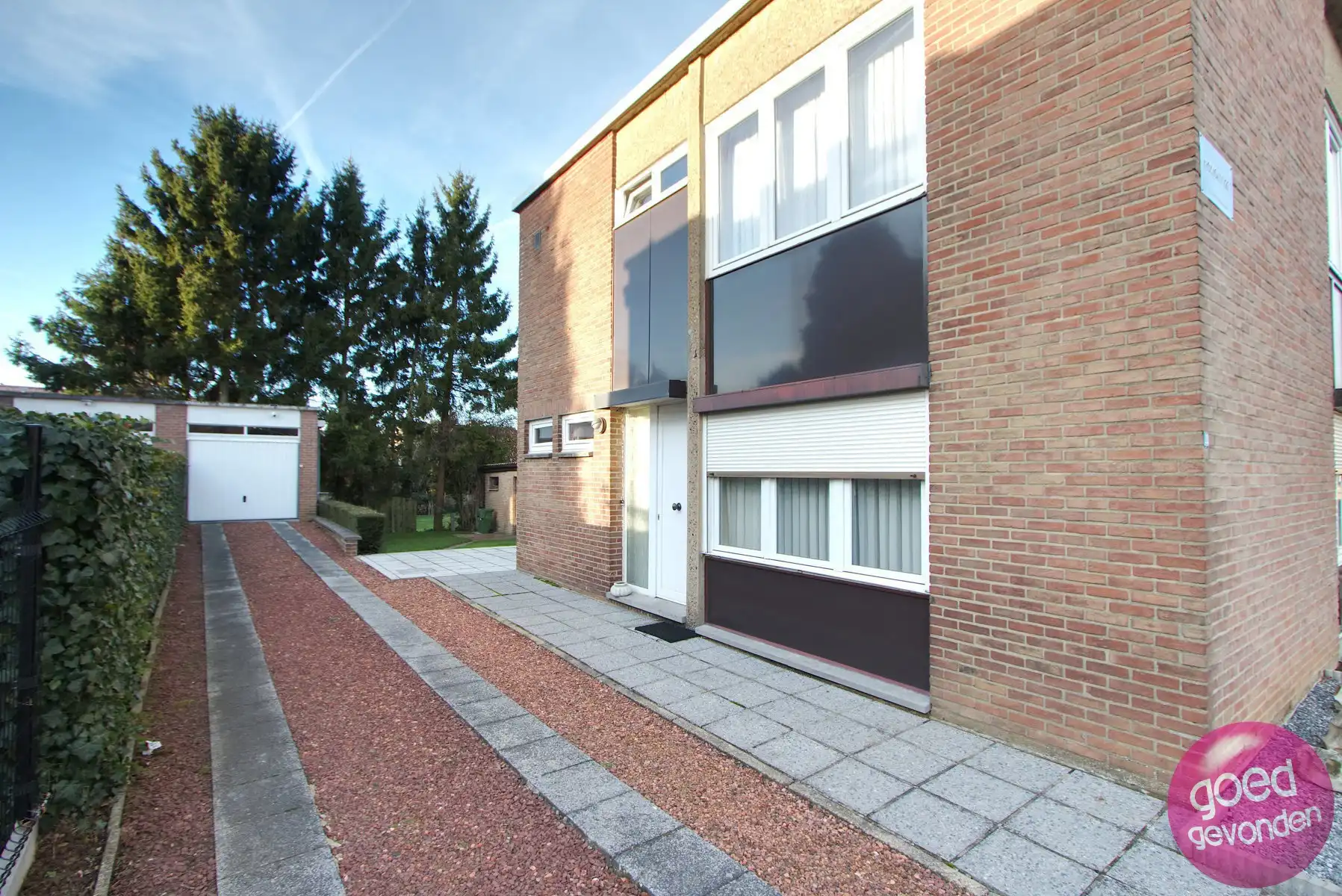 HOB - 3 SLK - TERRAS - TUIN - GARAGE - RUSTIG en CENTRAAL foto 2