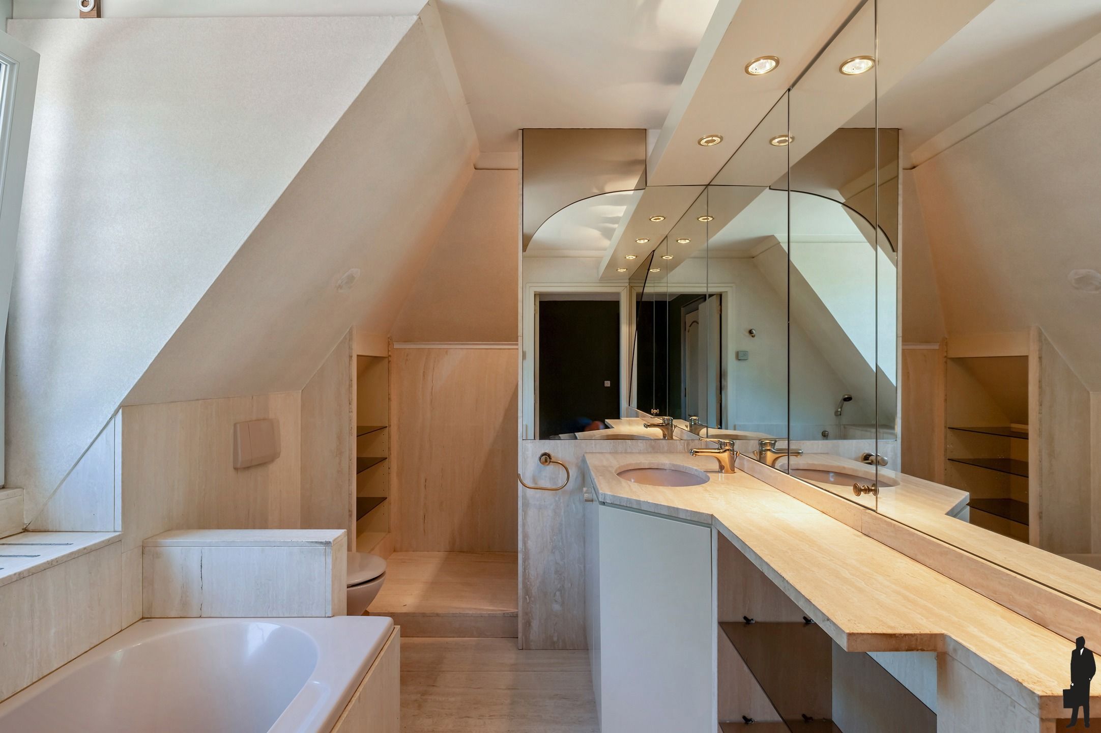 Uitzonderlijk gelegen villa nabij groen op grond van 2.785m² foto 19
