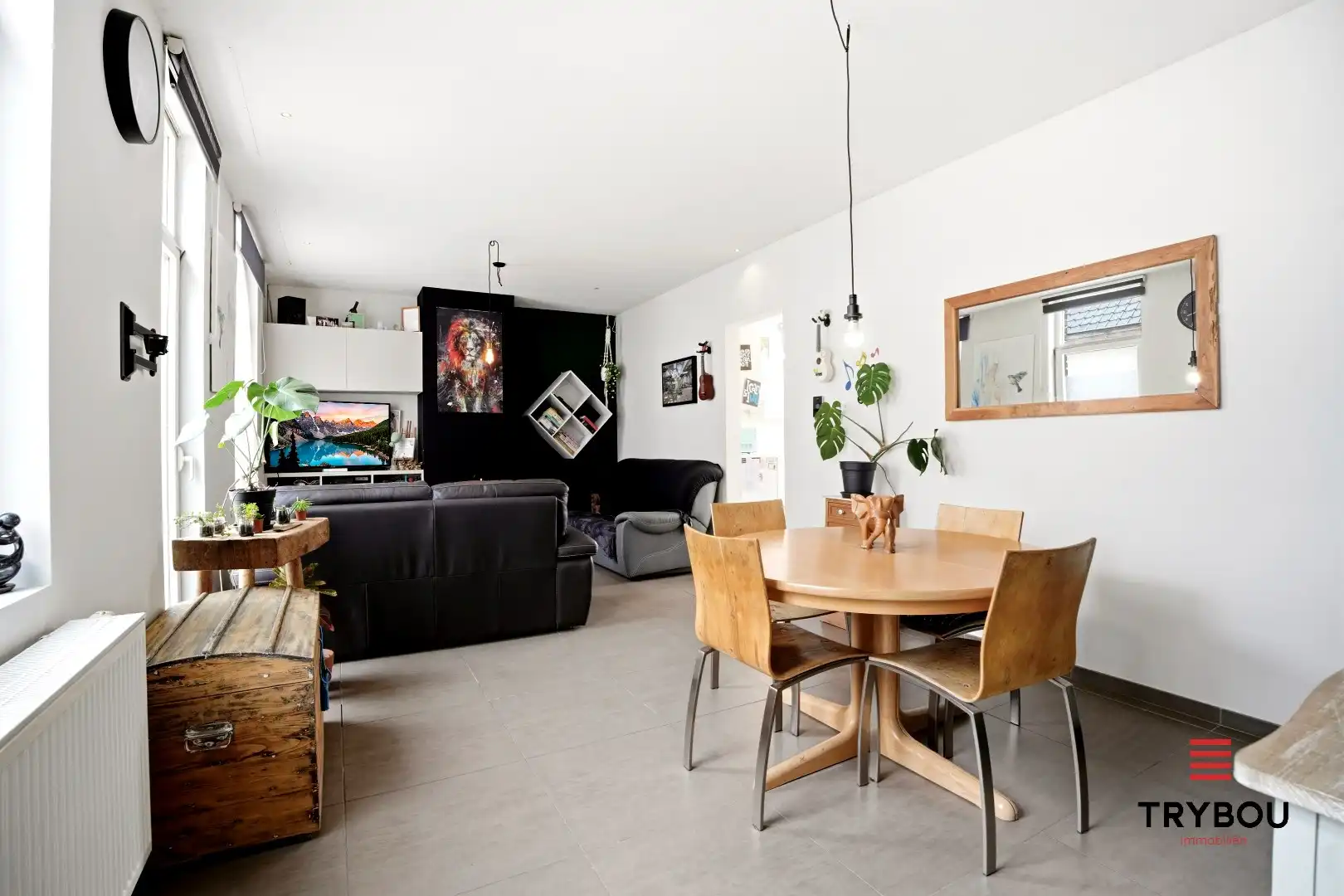 Instapklare woning met 4 slaapkamers te koop in het hartje van Poperinge!  foto 3
