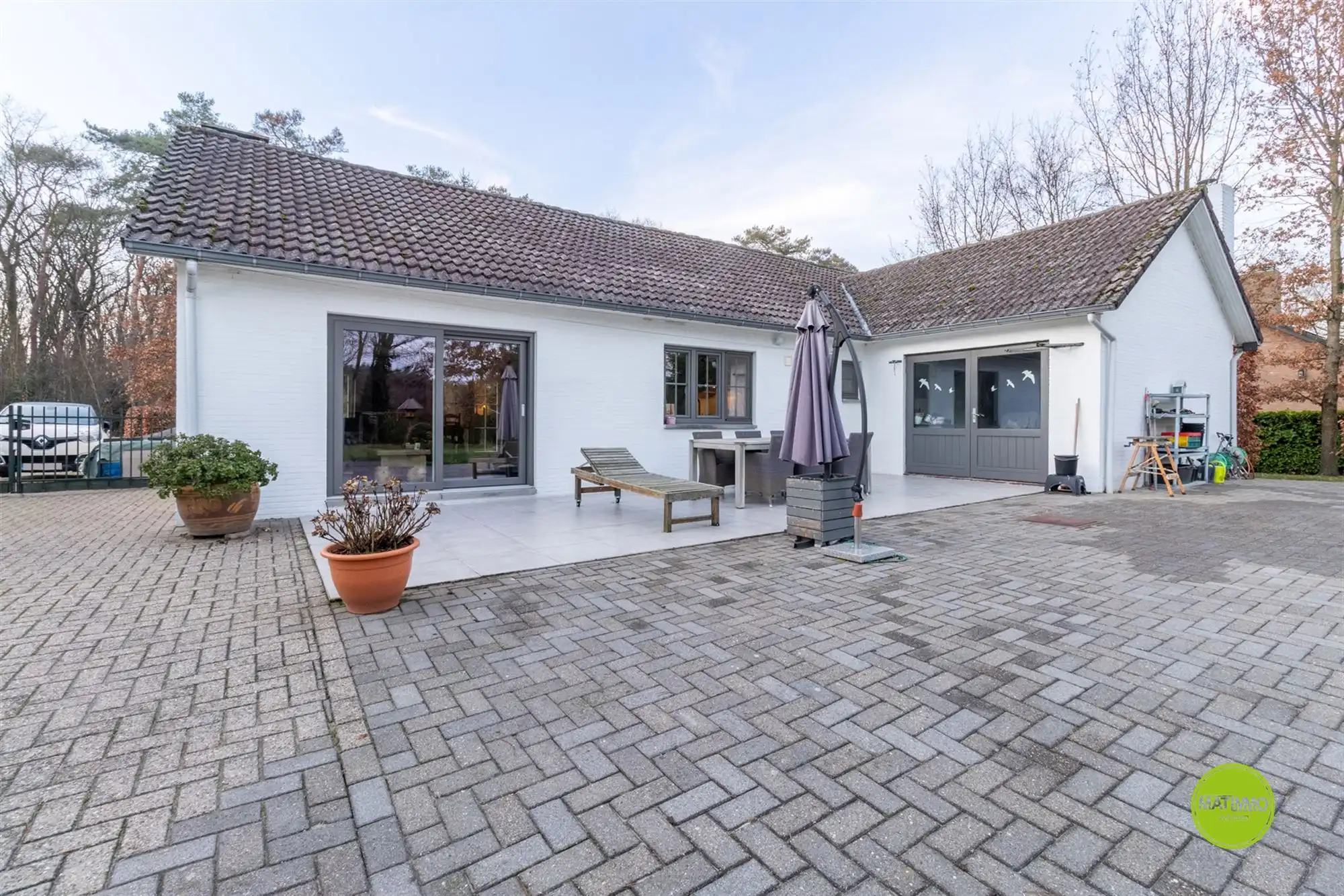 Centraal, rustig gelegen bungalow in het groen van Eksel  foto 3