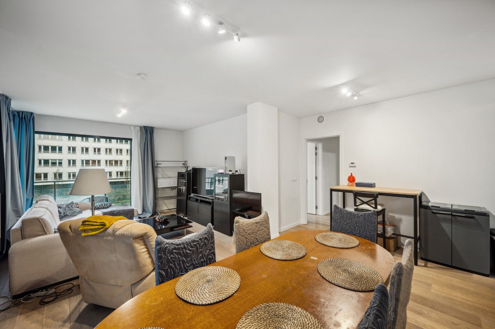 Spacious 3 bedroom apartment with garden view foto 9