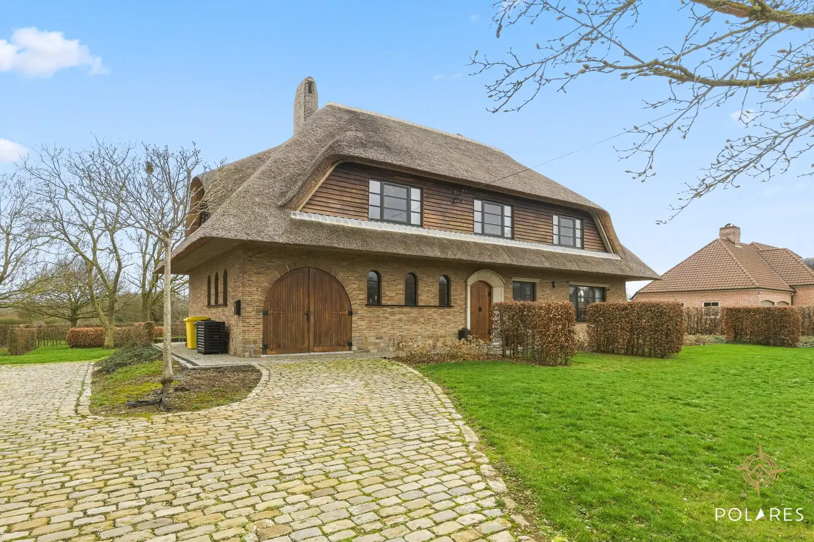 Exclusief wonen in rust en luxe: prachtig villa te Kortenaken foto 2