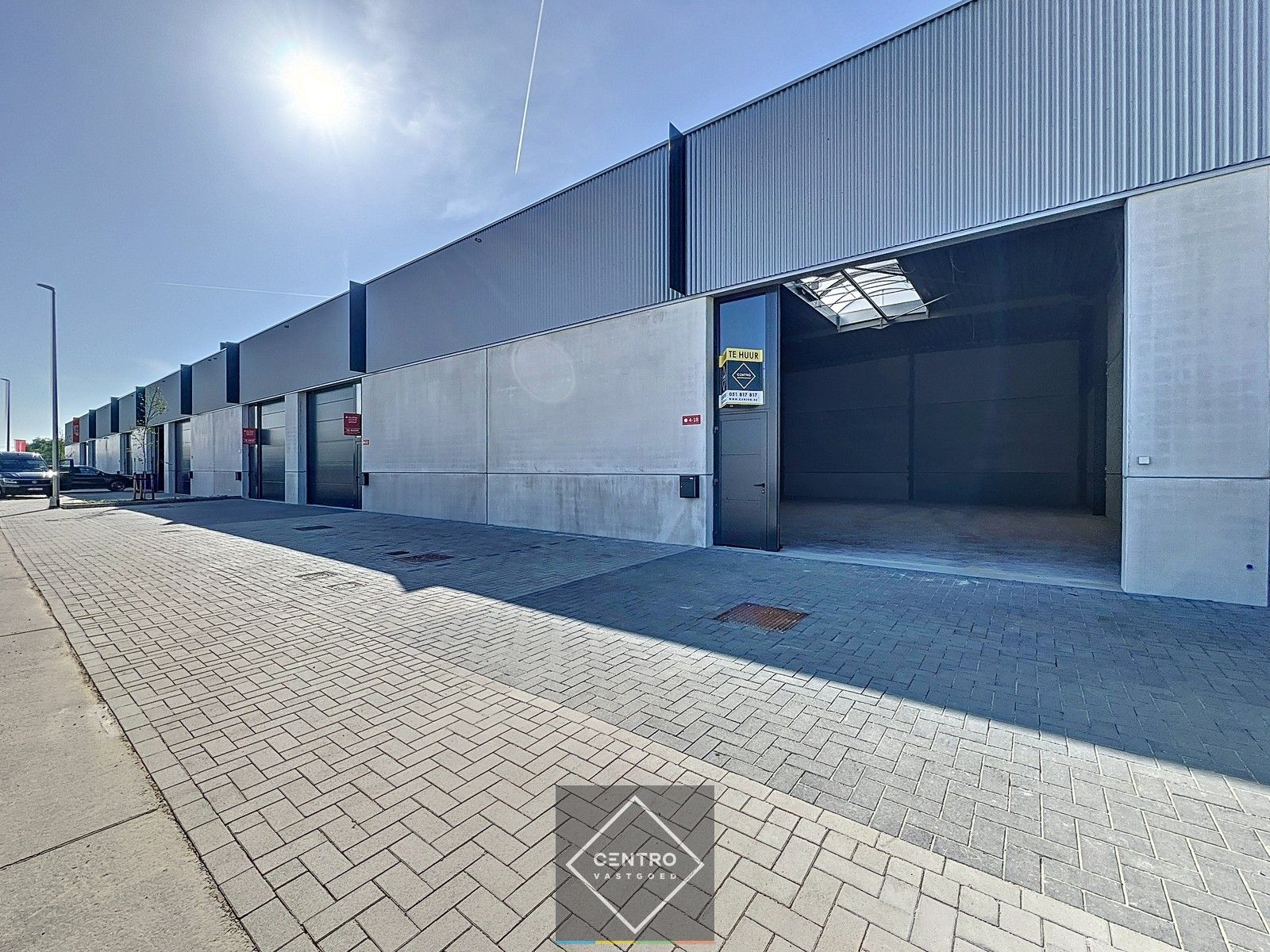 Nieuwbouw KMO-unit (± 225m²) met 3 parkeerplaatsen op bedrijventerrein "Het Stoomtuig". Vlotte verbinding Ring Roeselare/E403 ! foto 3