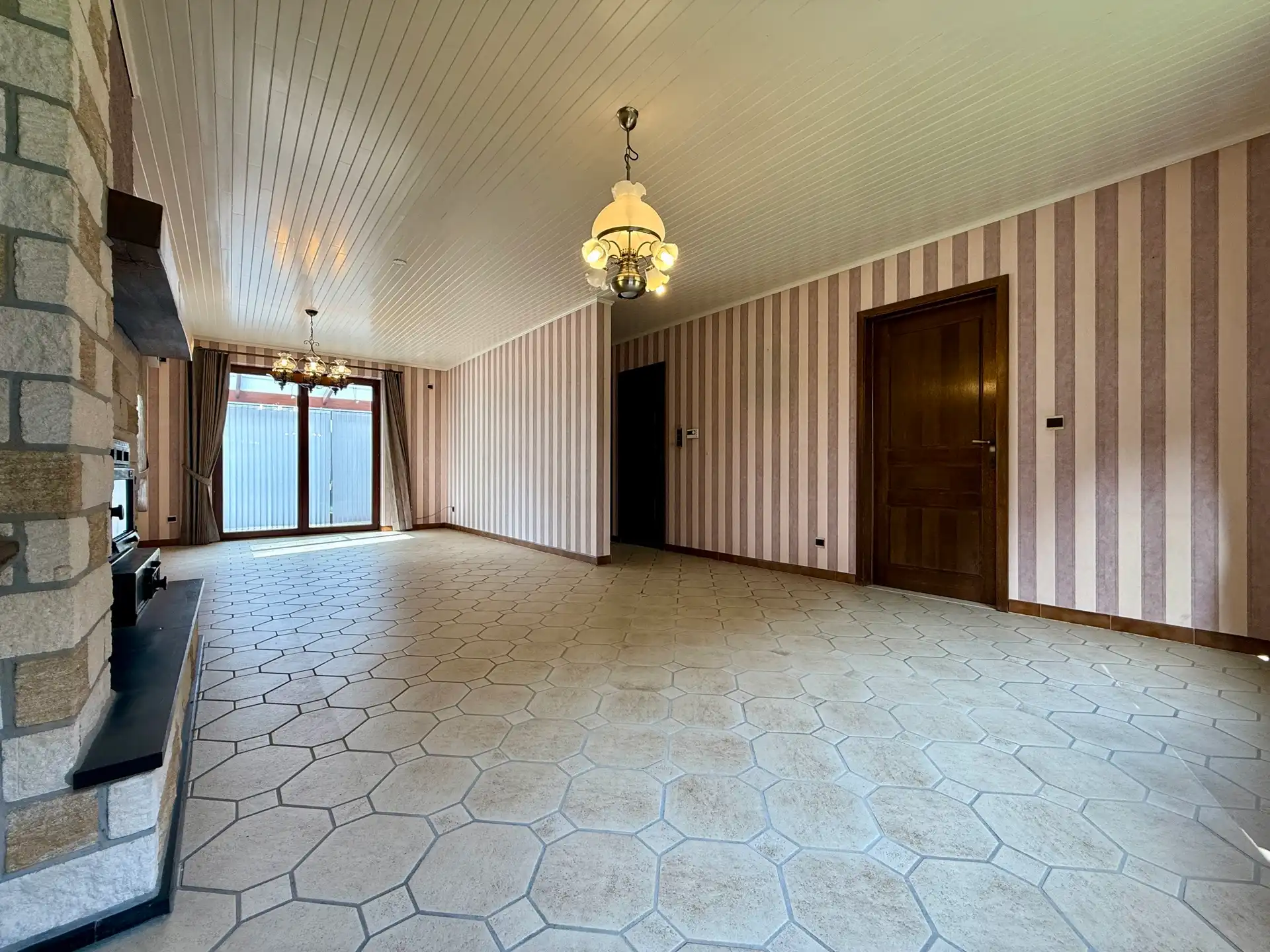 Vrijstaande woning met 4 slaapkamers op perceel van 6a72 foto 8