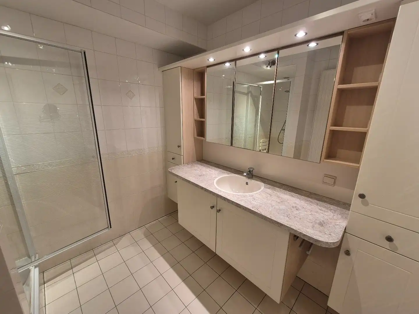 Ruim gelijkvloers appartement met tuin in Hasselt foto 7