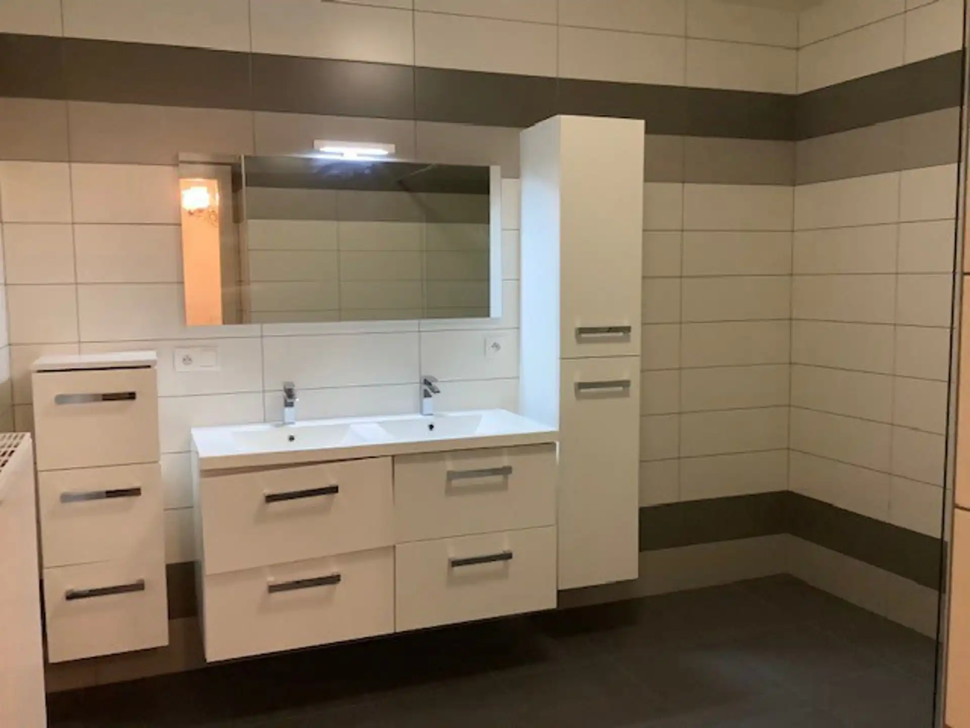LEDE - Ruim, gelijkvloers appartement mét staanplaats. foto 8
