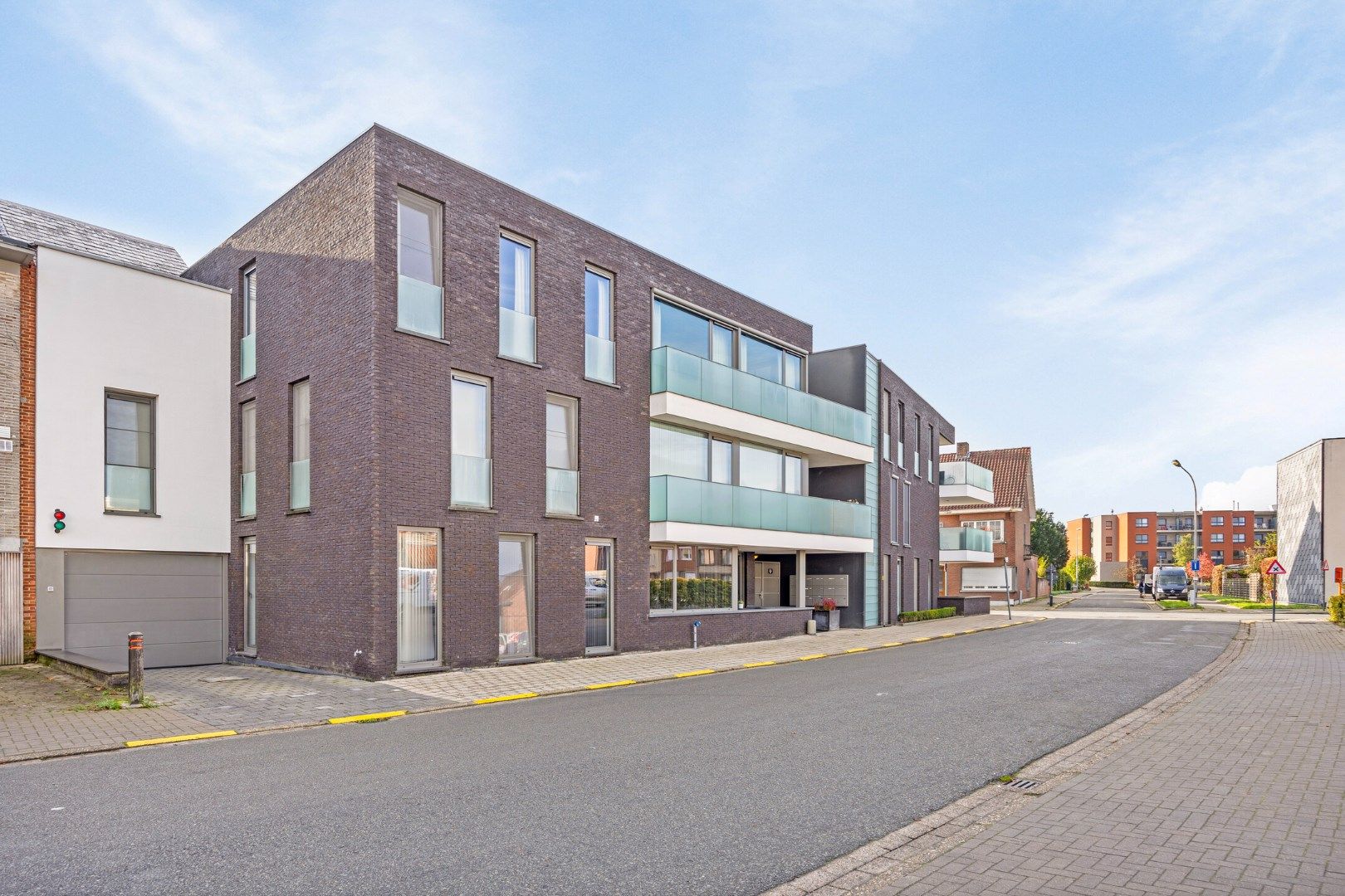 Lichtrijk appartement met 3 slaapkamers en ruim terras in Mol-centrum ! foto 2