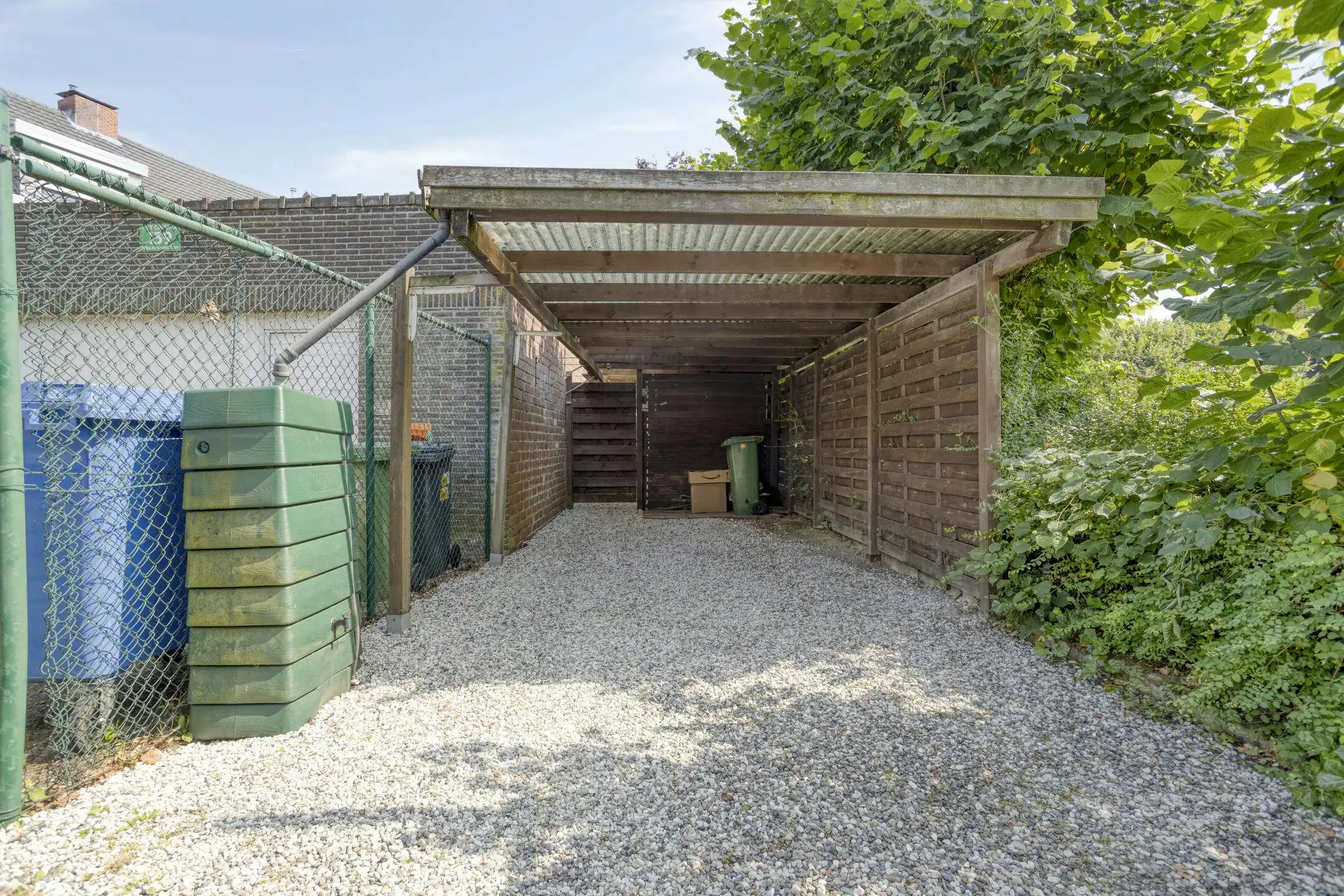 Handelspand met ruime woonst te koop in Ekeren foto 8