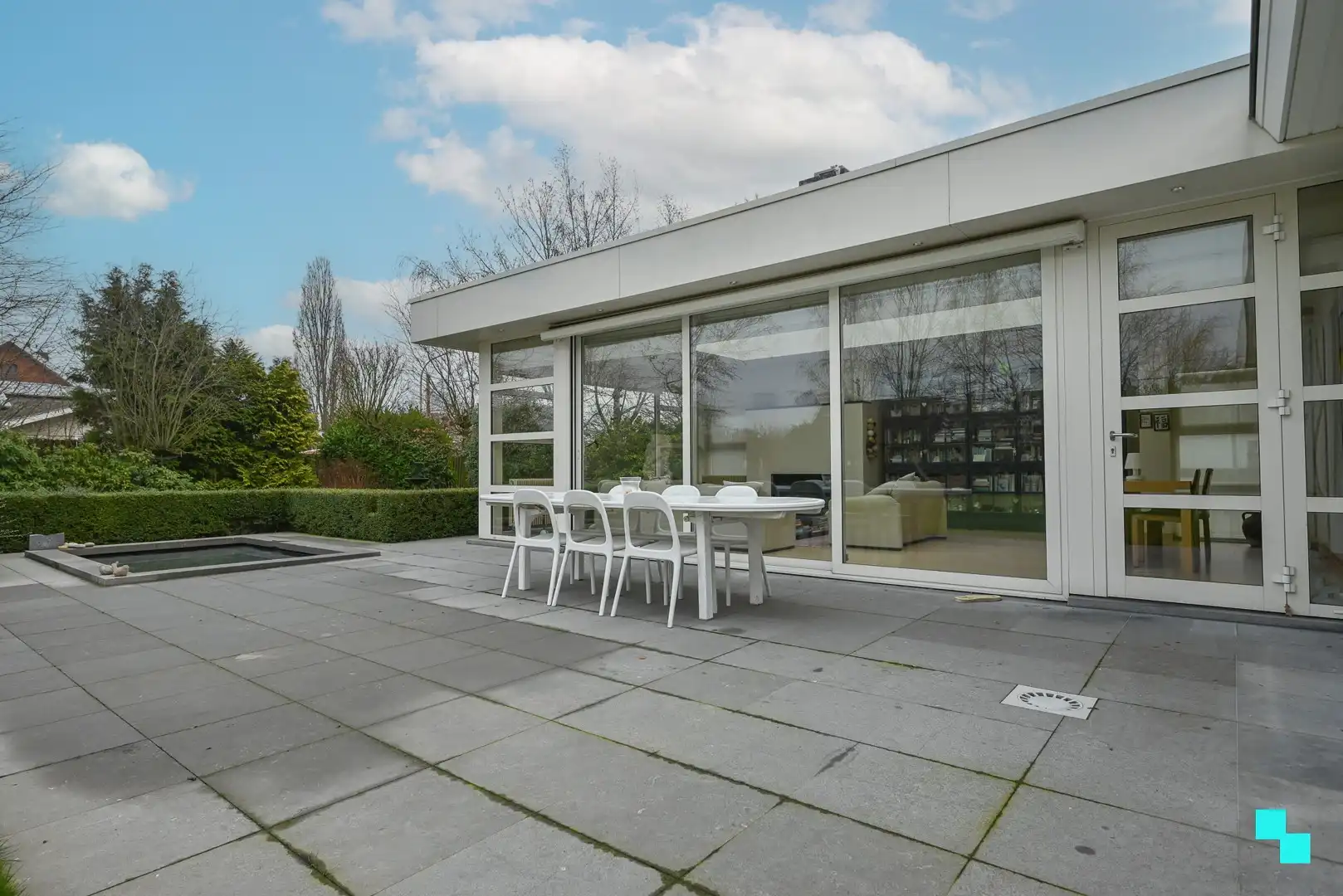 Verrassend ruime woning op hoekperceel te Izegem, Bosmolens foto 16