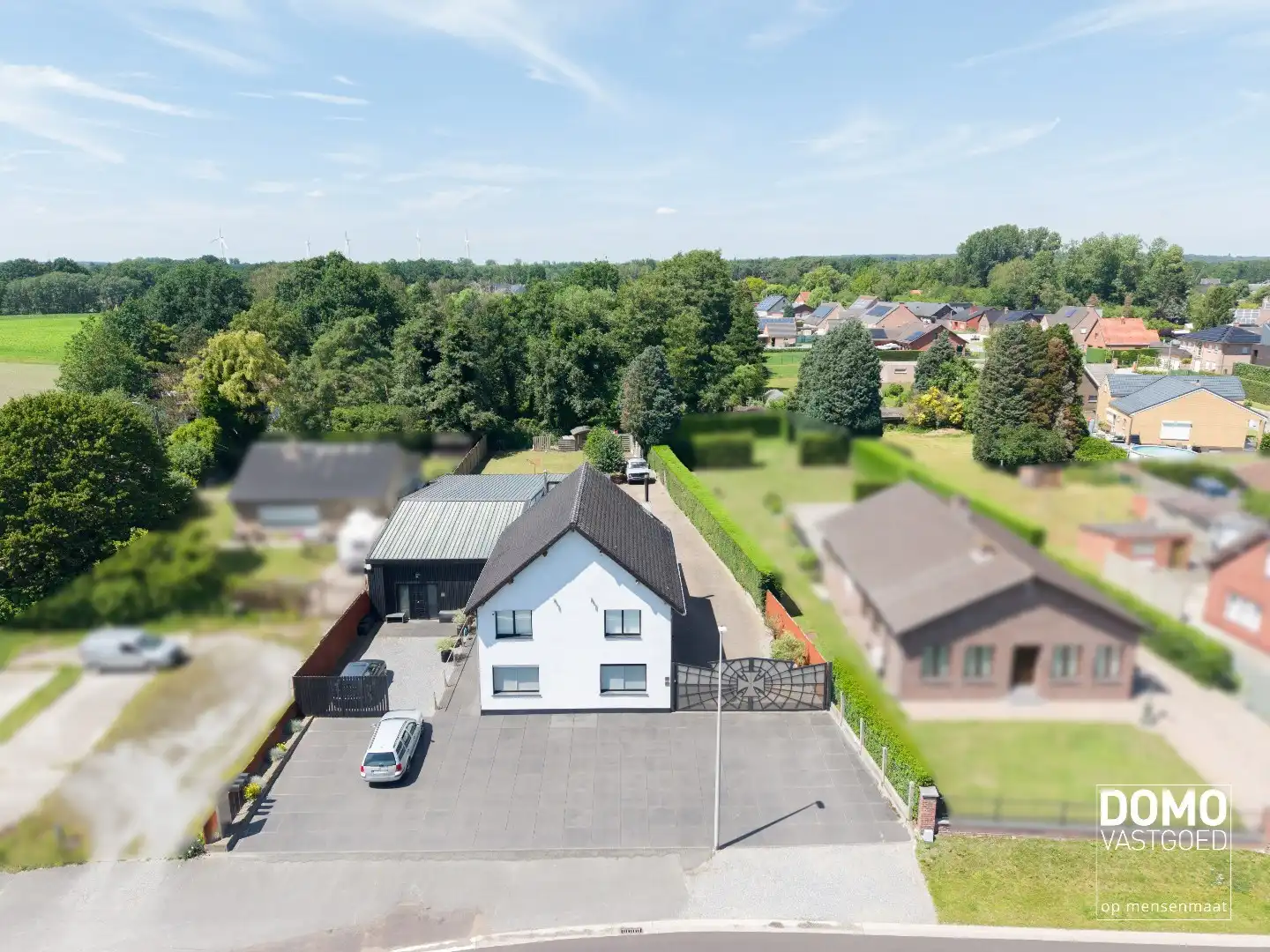 UNIEKE EIGENDOM MET WONING, 2 APPARTEMENTEN EN MAGAZIJNEN OP 13A88CA foto 26
