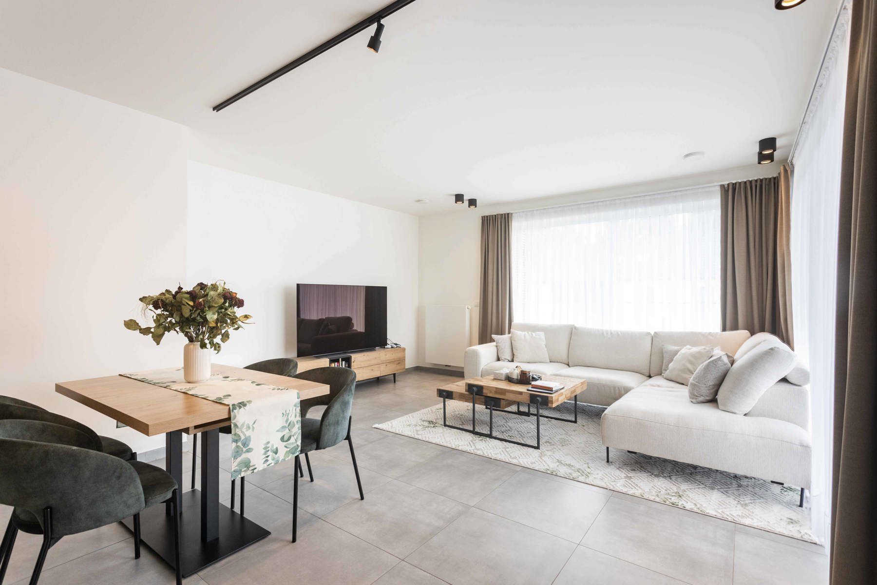 Comfortabel en Licht Appartement op toplocatie foto 12