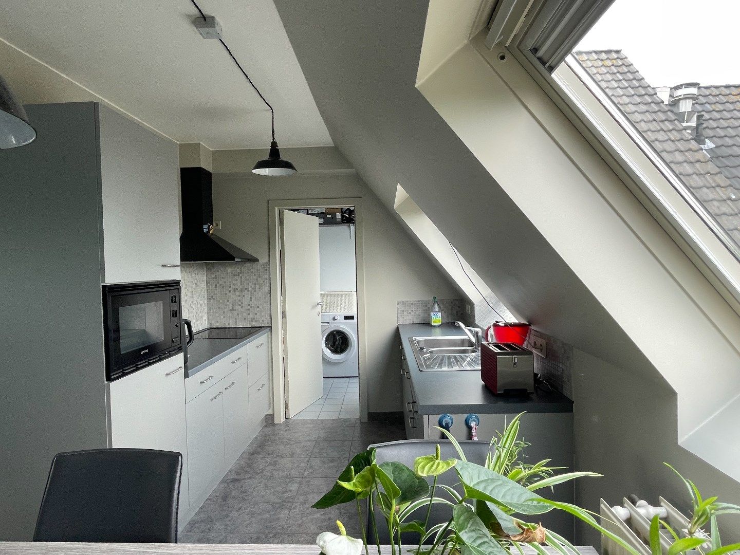 Hedendaags appartement met terras. foto 33
