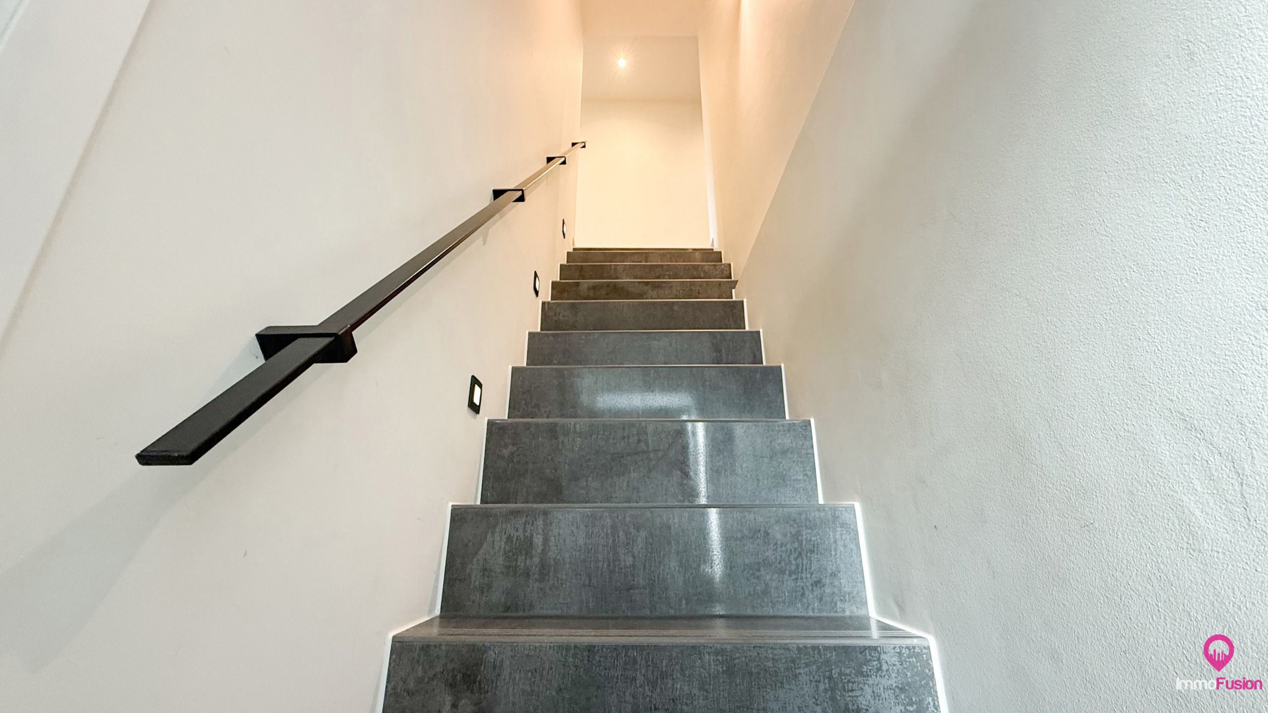 Instapklare, volledig gerenoveerde woning met 4 slaapkamers! foto 18