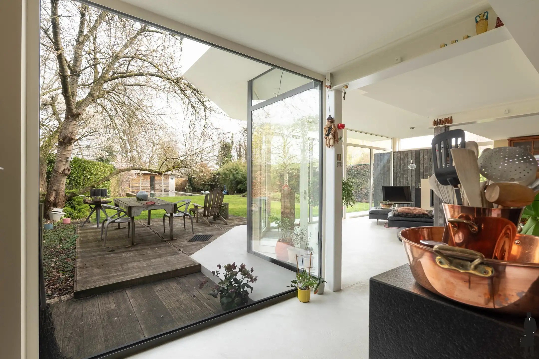 Luxueus energetisch gerenoveerde woning met verwarmd zwembad foto 9