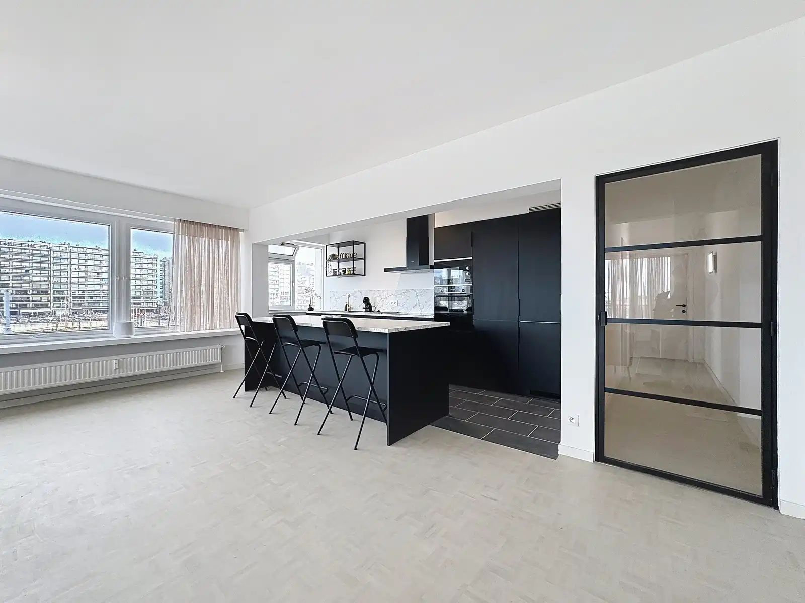 GERENOVEERD gemeubeld appartement aan de JACHTHAVEN met 3 slpks én 3 terrassen! foto 5