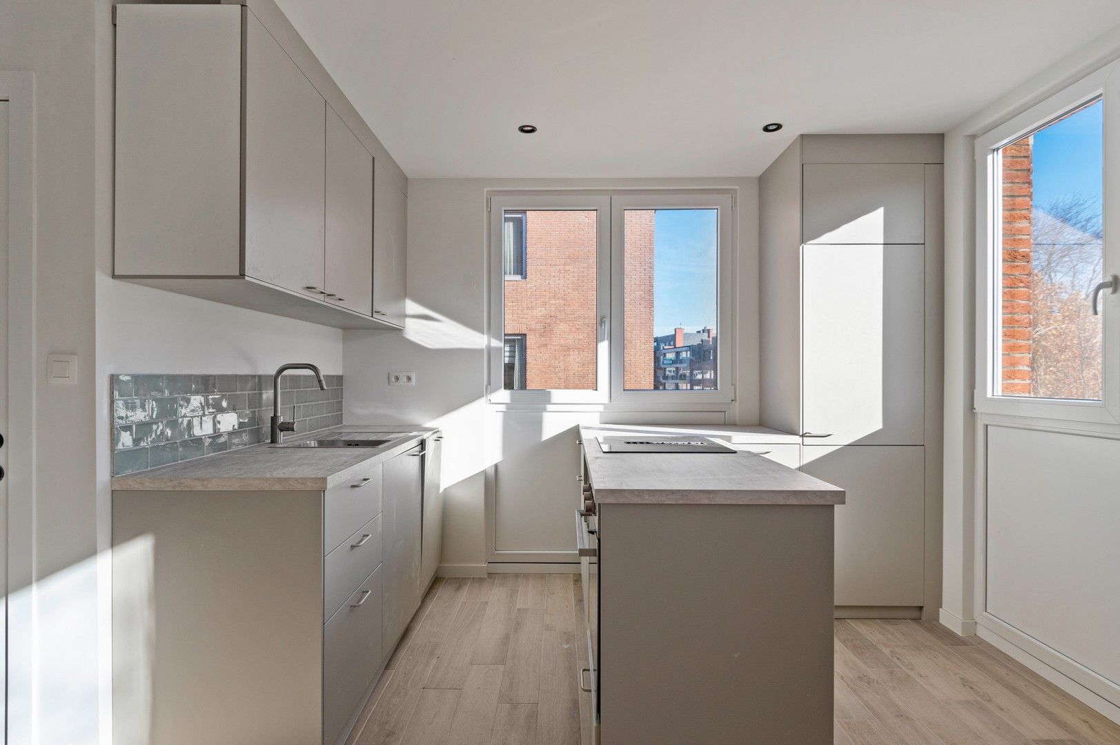 Modern en lichtrijk appartement op toplocatie in Brasschaat foto 6