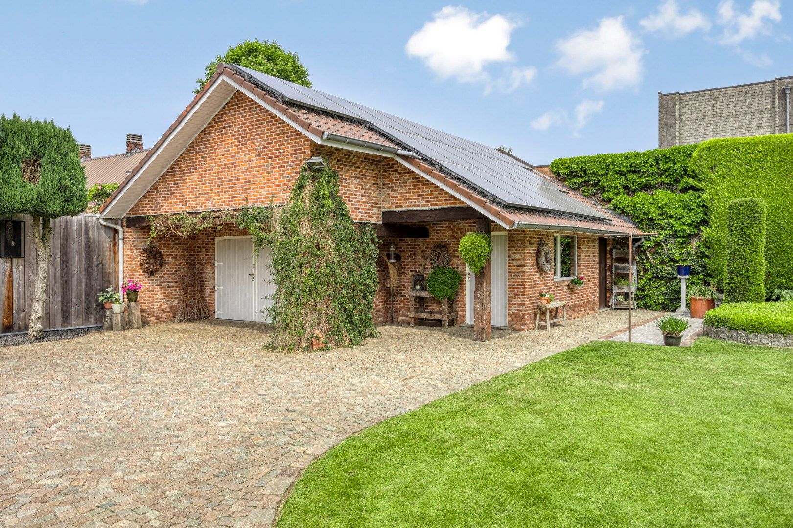 Ruime goed onderhouden woning op een prachtig perceel met praktijk mogelijkheid foto 36