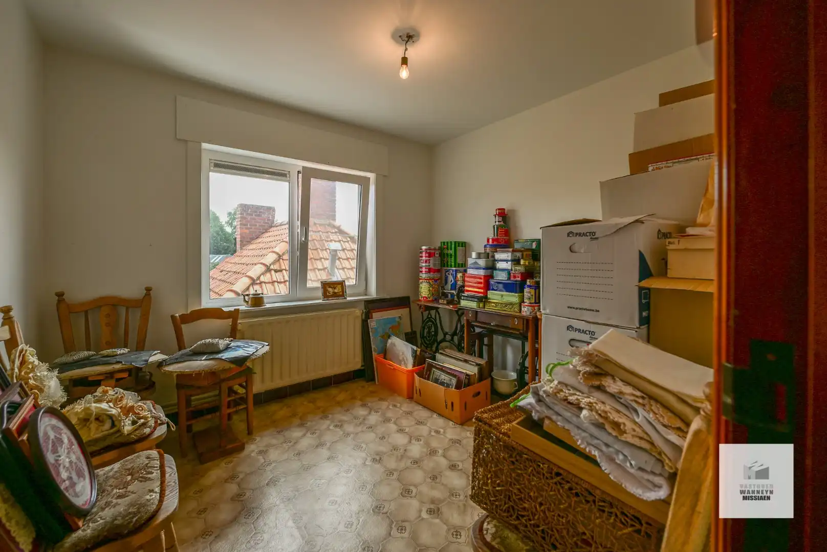 Ruime verder te renoveren gezinswoning op 332m2 met 3 slaapkamers (4de mogelijk) foto 13