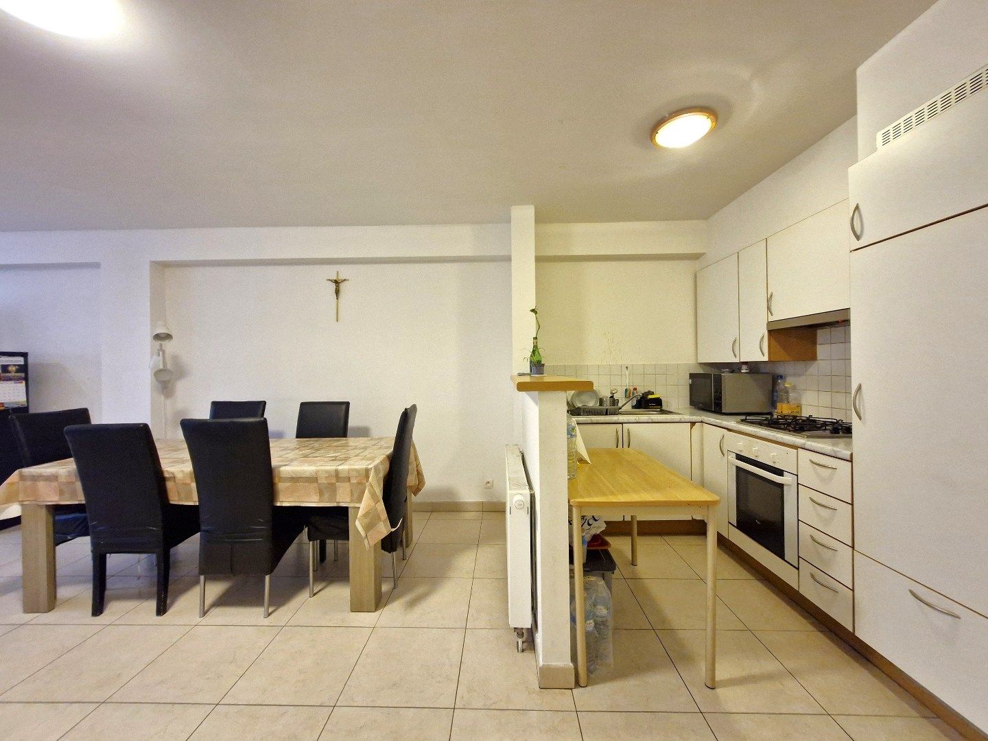 Ruim drieslaapkamerappartement met zonnig terras nabij de zeedijk van Heist. foto 5