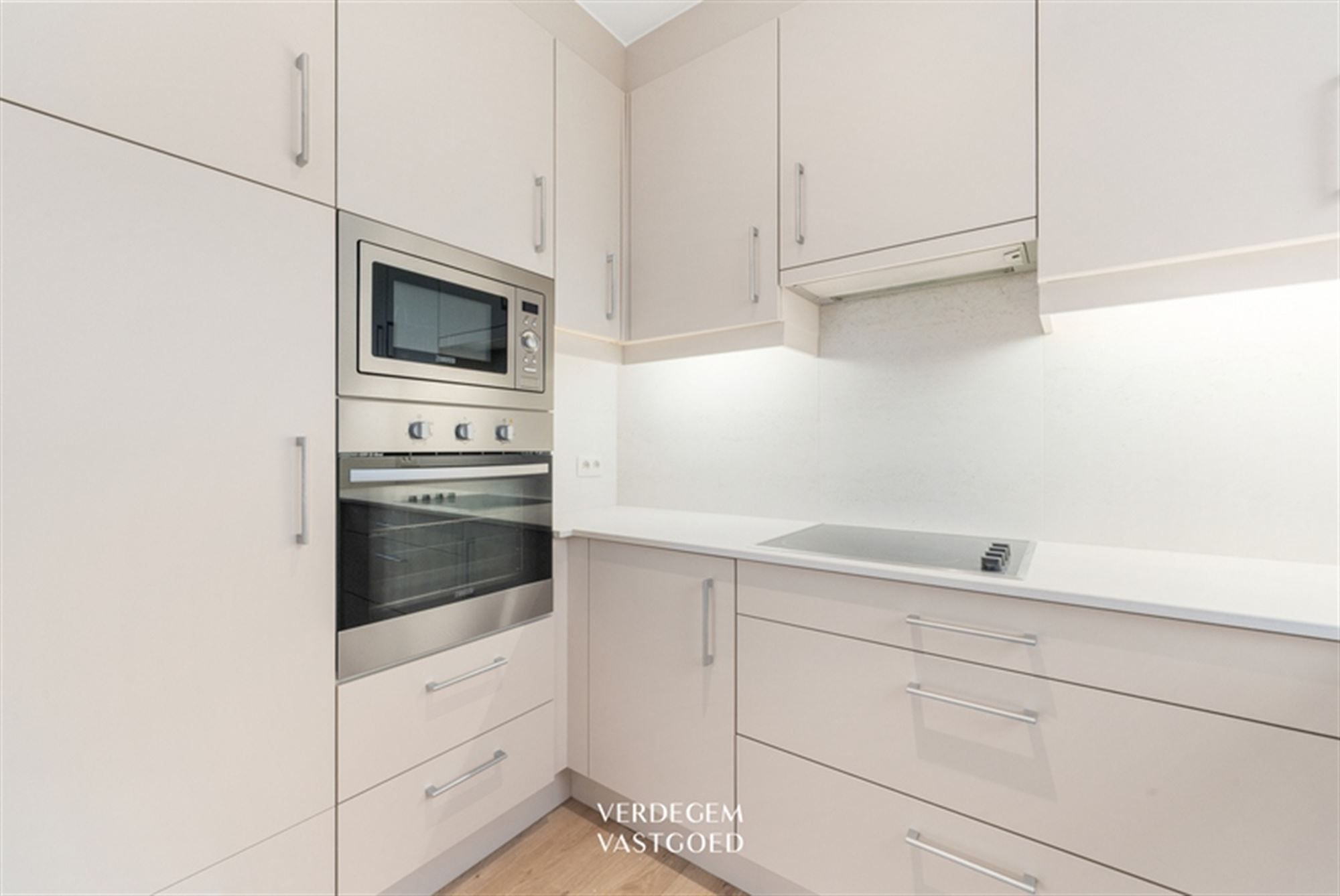 Zeer rustig gelegen appartement op de 1ste verdieping met 2+1 slaapkamers en 2 autostaanplaatsen foto 7