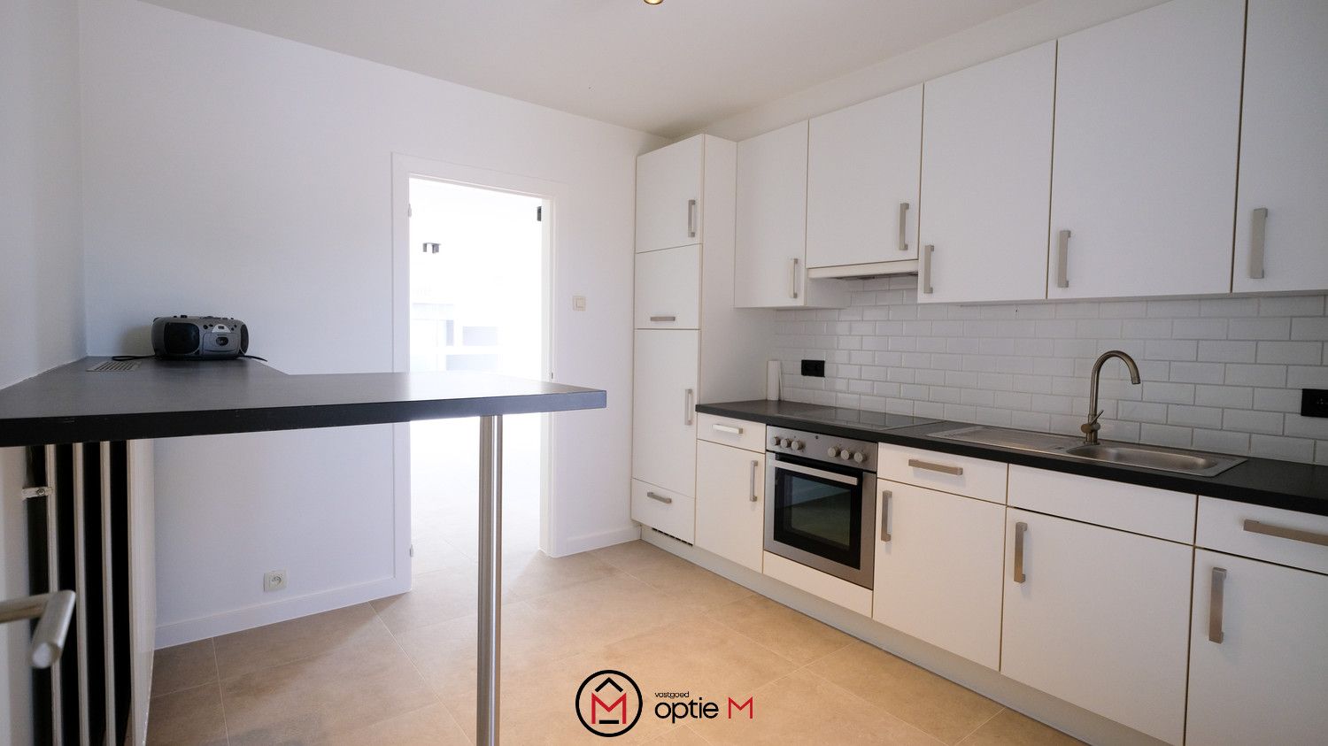 RUIM APPARTEMENT MET 3 SLAAPKAMERS, TERRAS EN GARAGEBOX foto 6