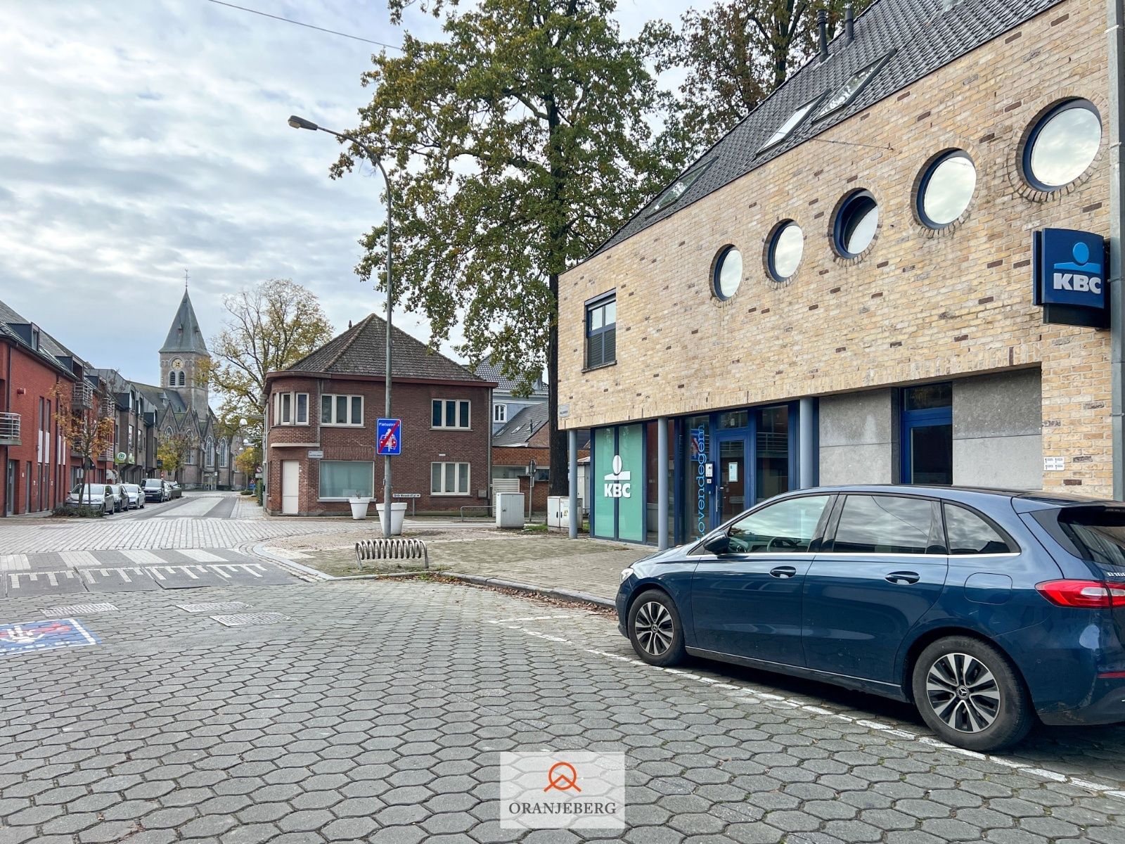 Te huur: Autostaanplaats in afgesloten parkeergarage in Lovendegem foto 10