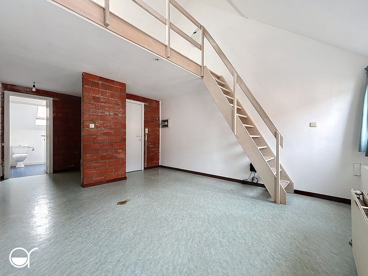 Op te frissen woning met grote tuin nabij Stropkaai foto 10