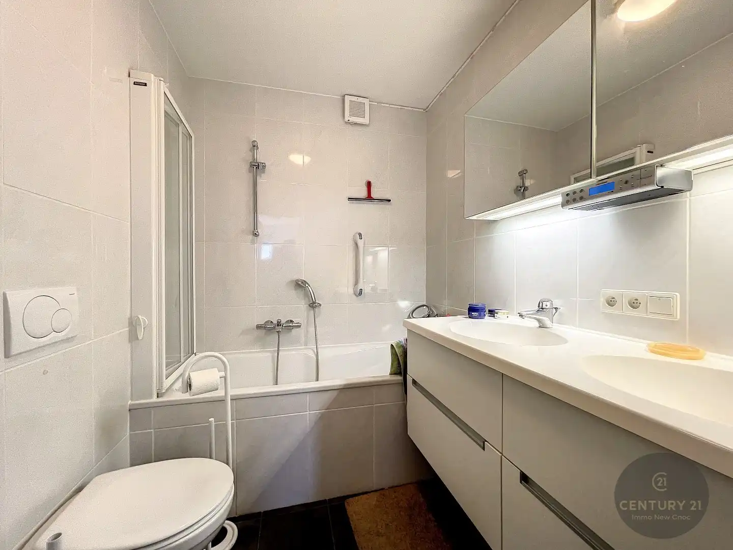 ENERGIEZUINIG 2 slaapkamer appartement MET garagebox foto 4