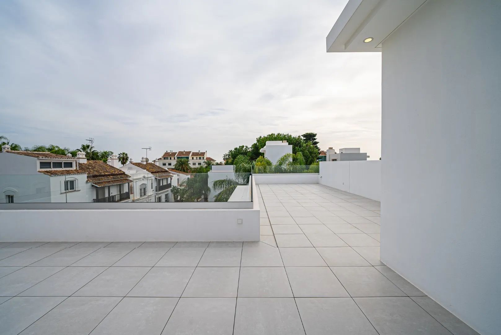 Leven op het hoogste niveau – riante villa aan de prestigieuze Golden Mile foto 28