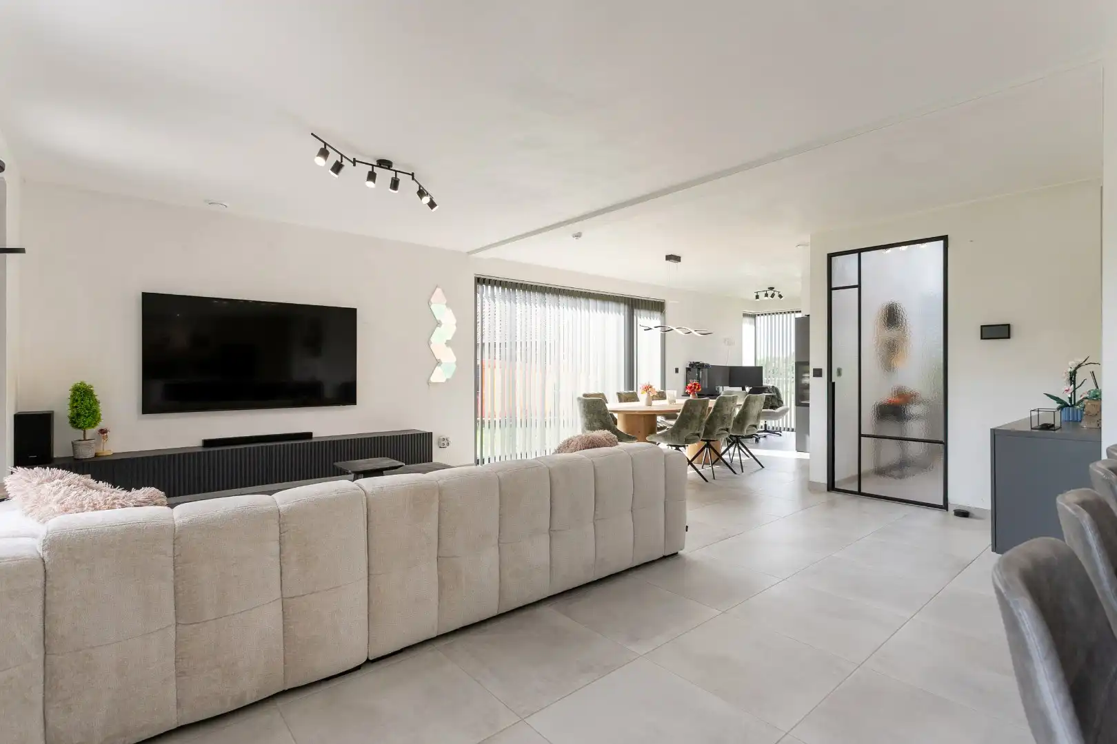 Recente woning (EPC A) met 3 slpks, garage en tuin op 7are foto 6