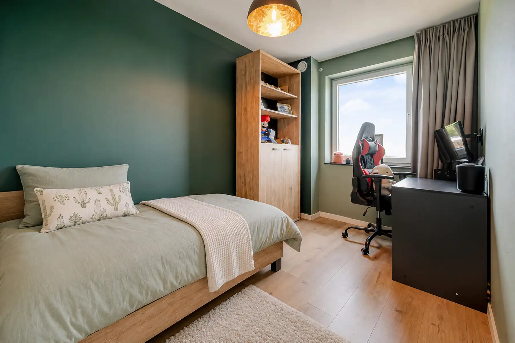 Recente woonst met handelsruimte op centrale locatie foto 17