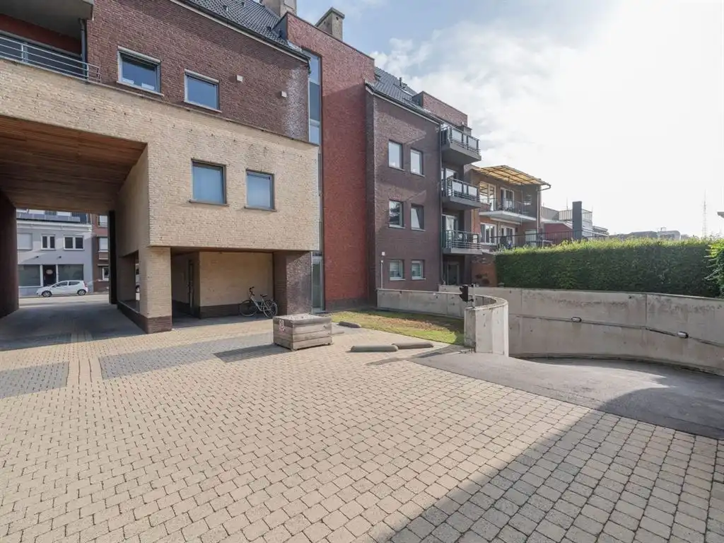 Modern duplex appartement met ondergrondse autostaanplaats foto 3